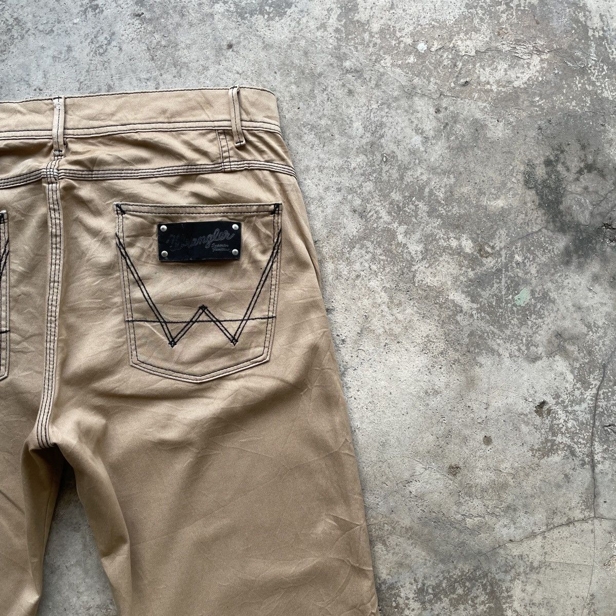 Wrangler Vintage Wrangler Khaki Colours Trousers Casual Pants W33 Size US 33 - 14 Thumbnail