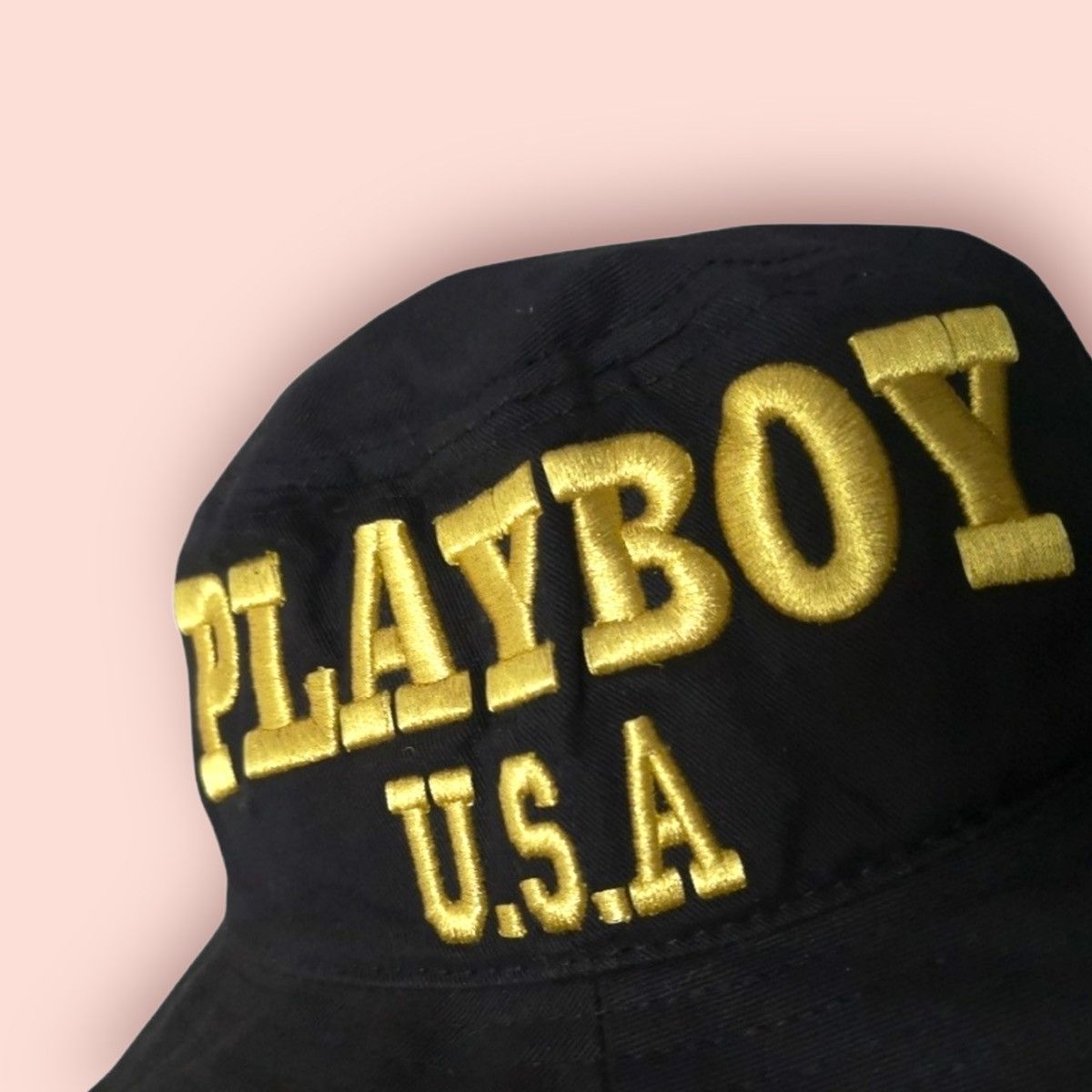 Playboy × Vintage PLAYBOY USA BIG GOLD EMBROIDERED SPELLOUT BUCKET HAT Size ONE SIZE - 4 Thumbnail