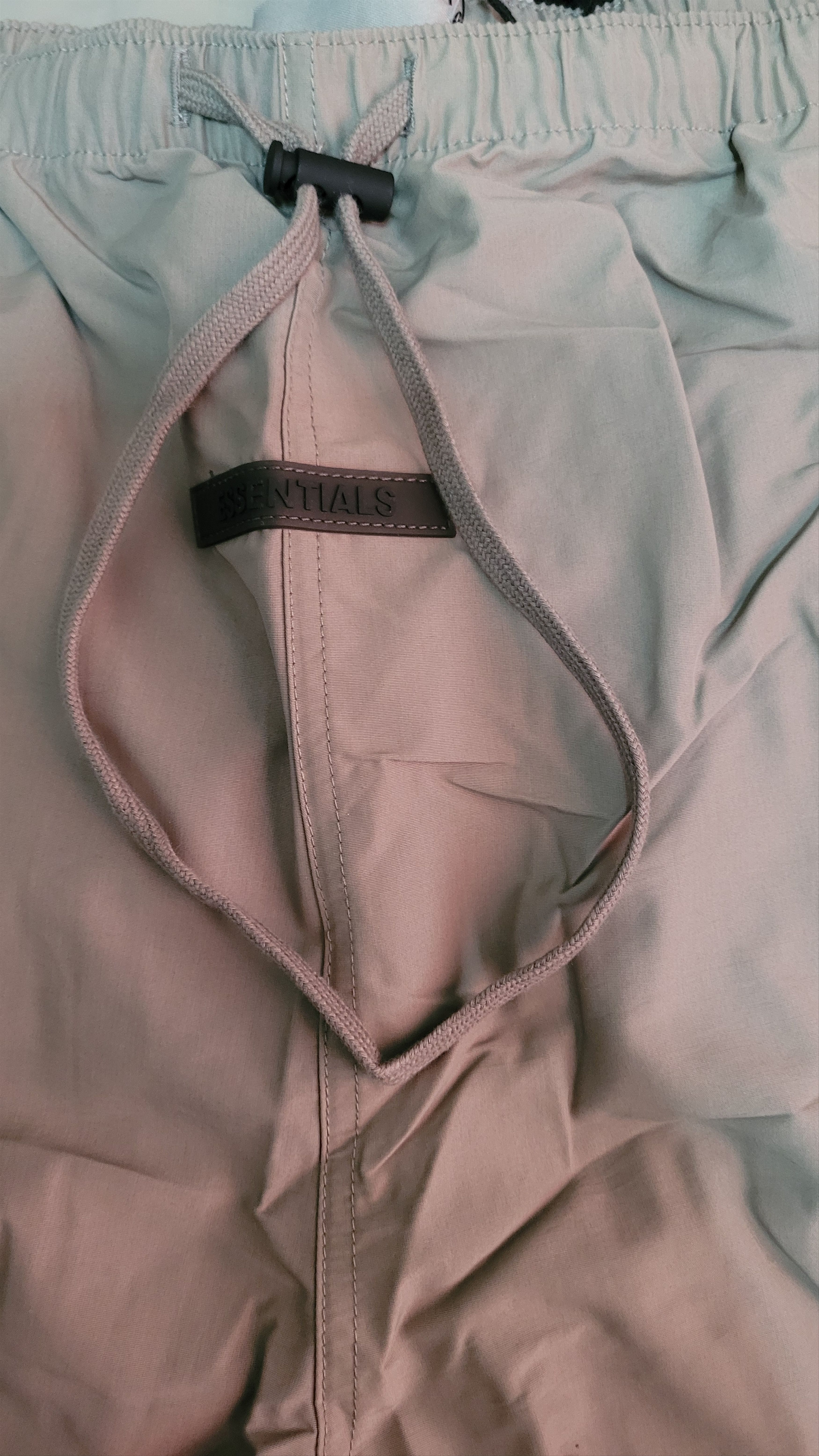 Fear of God Fear of God Essentials Volley Short Taupe sz XL Size US 36 / EU 52 - 10 Thumbnail