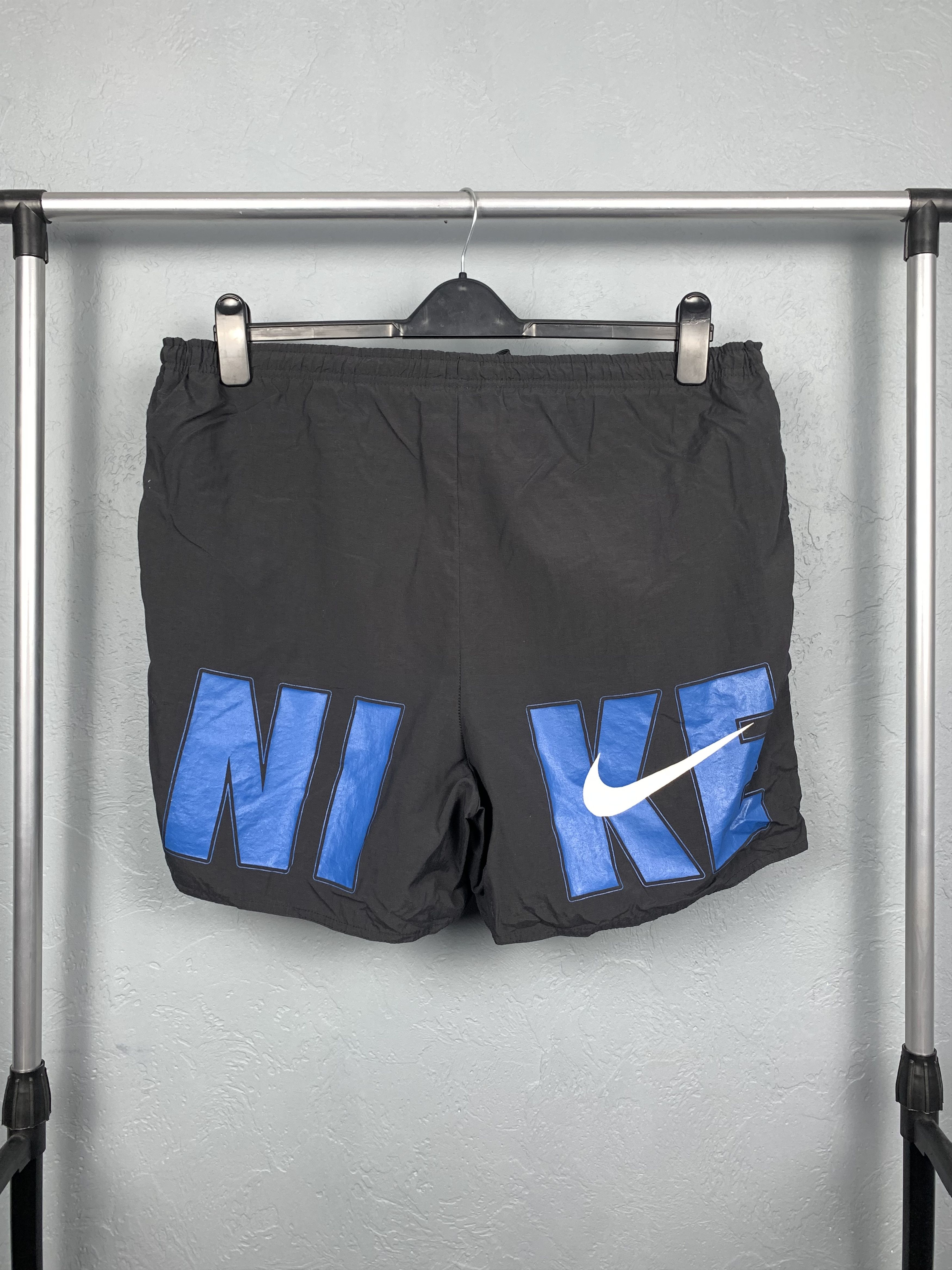 Nike Nike Vintage Mens Big Logo Nylon Shorts Size US 34 / EU 50 - 1 Thumbnail