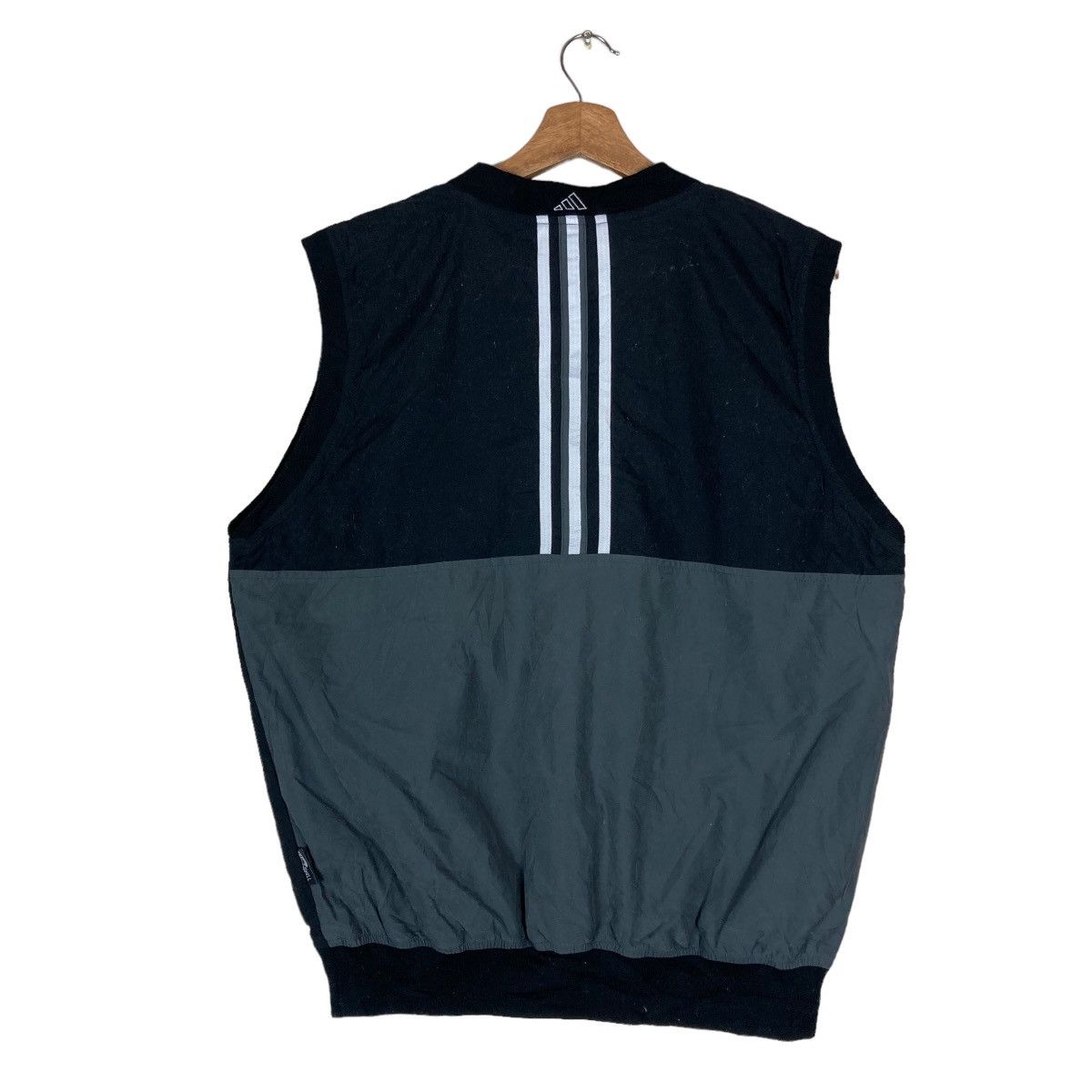Adidas Adidas Middle Logo Sleeveless Pullover Jumper Sweatshirt Size US L / EU 52-54 / 3 - 5 Thumbnail