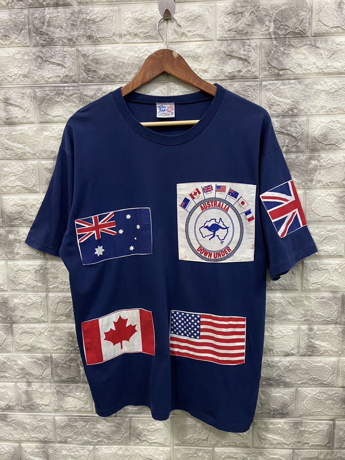 Vintage Vintage 80’s Australia Down Under Country T-Shirt Size US M / EU 48-50 / 2 - 1 Thumbnail
