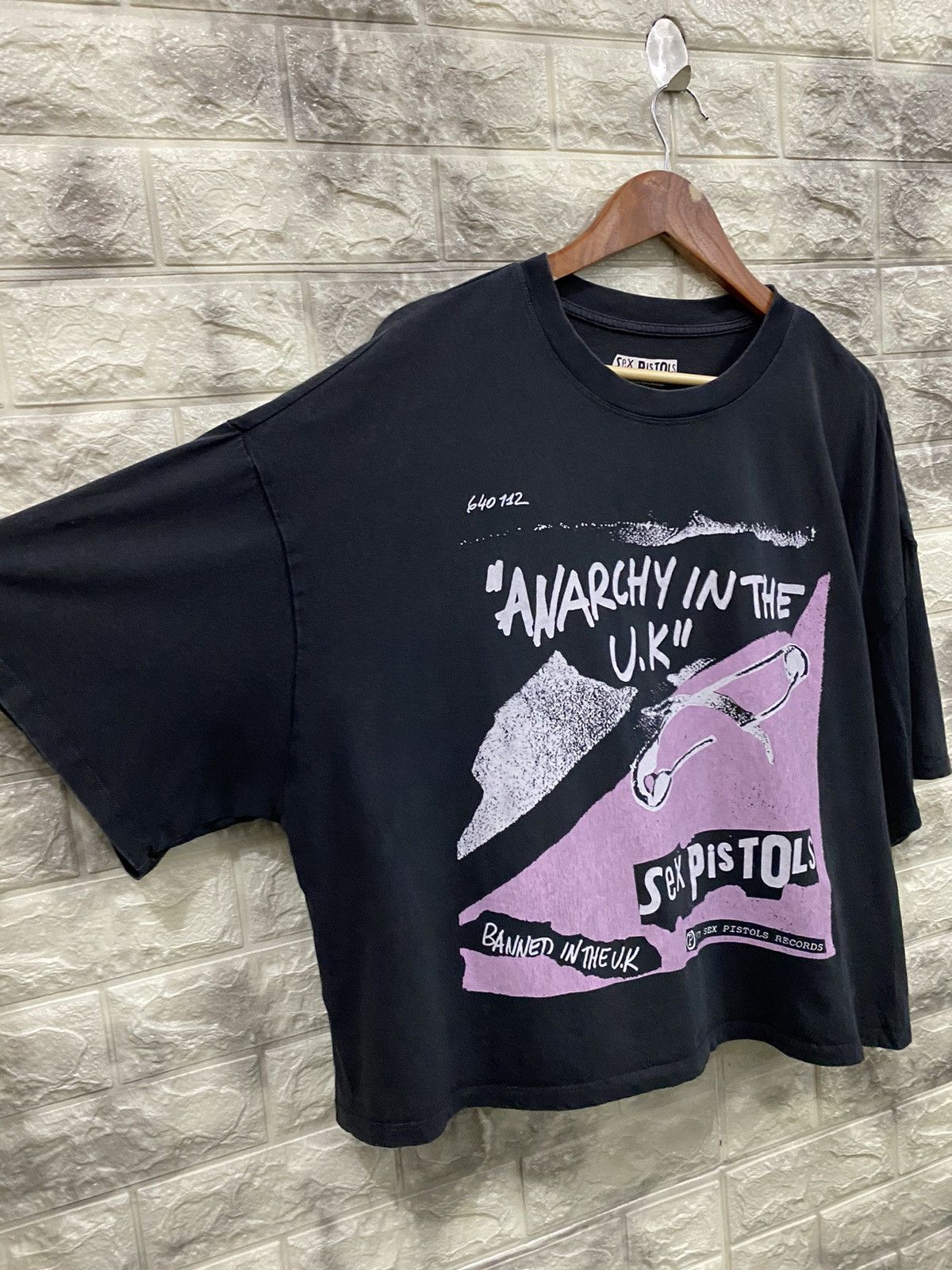 Band Tees 2020 Sex Pistols Crop Shirt Size XXL / US 16-18 / IT 52-54 - 2 Thumbnail