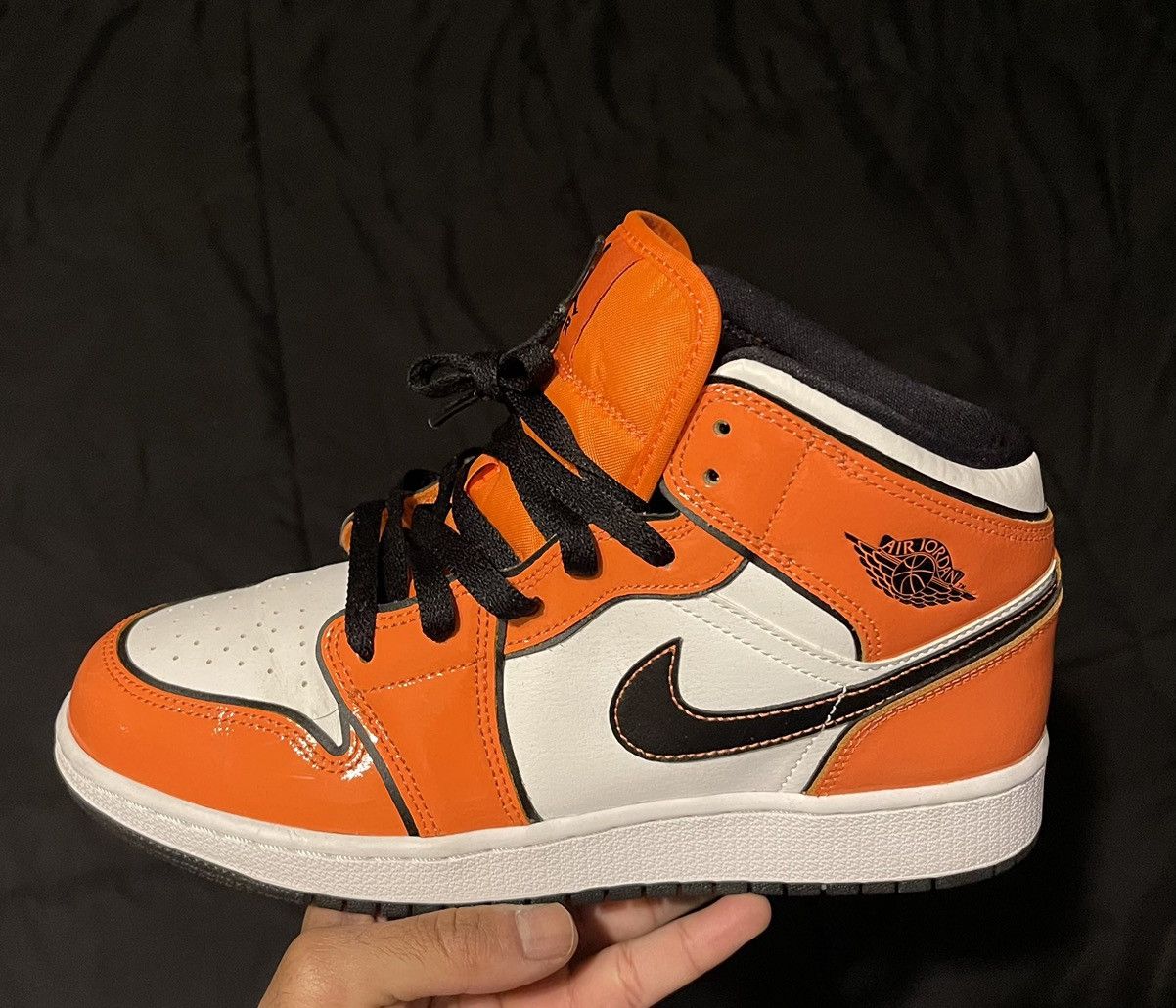 Jordan 1 Mid Turf Orange (GS)
