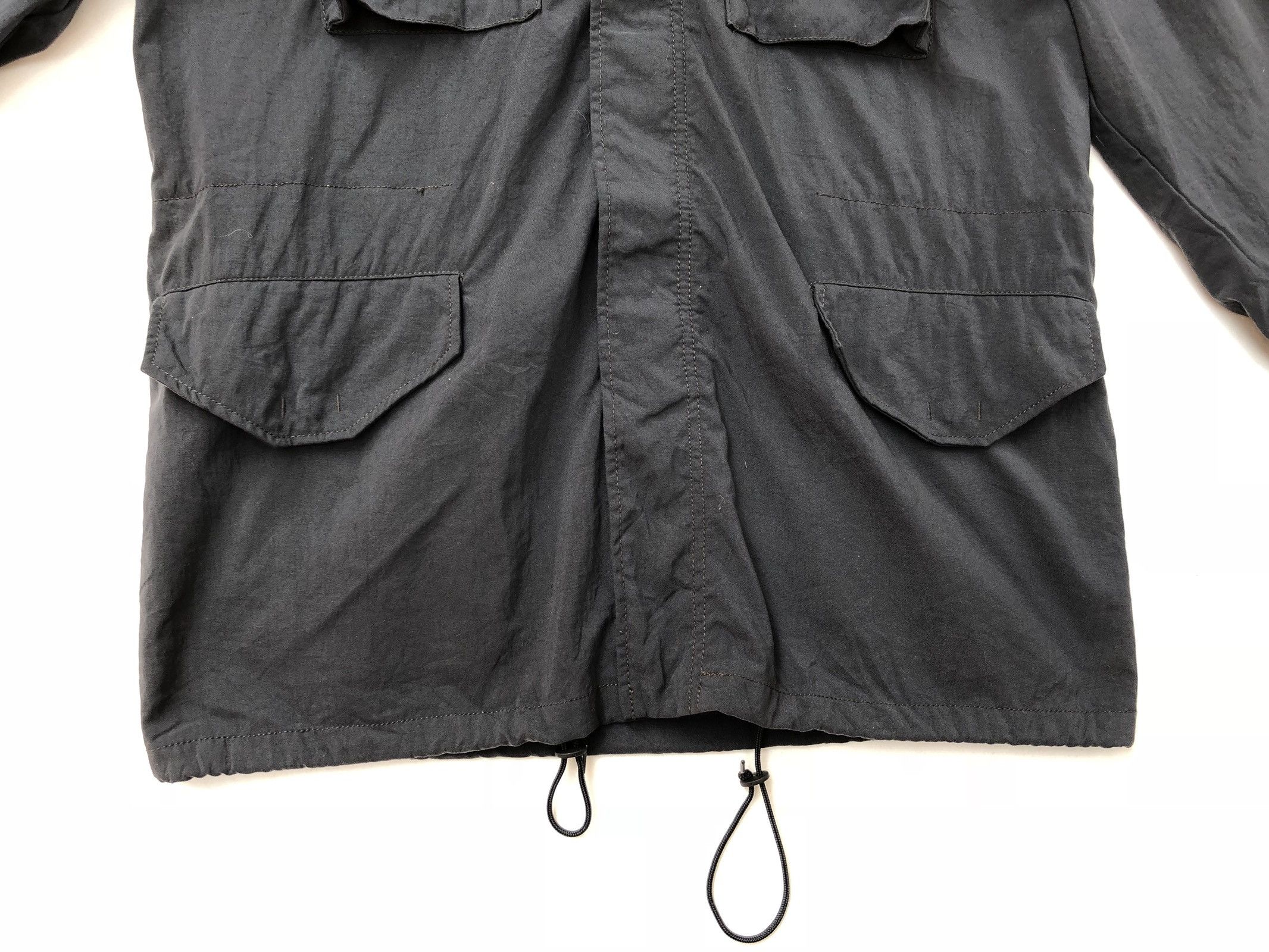 Japanese Brand Japanese Brand Uniqlo Military Design Nylon Light Jacket Size US L / EU 52-54 / 3 - 6 Thumbnail