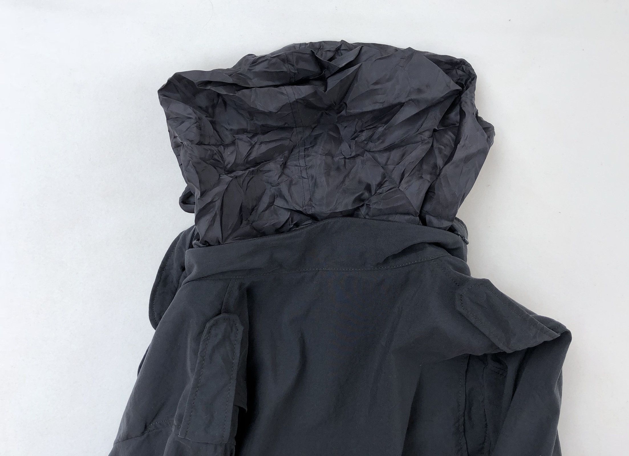 Japanese Brand Japanese Brand Uniqlo Military Design Nylon Light Jacket Size US L / EU 52-54 / 3 - 11 Thumbnail