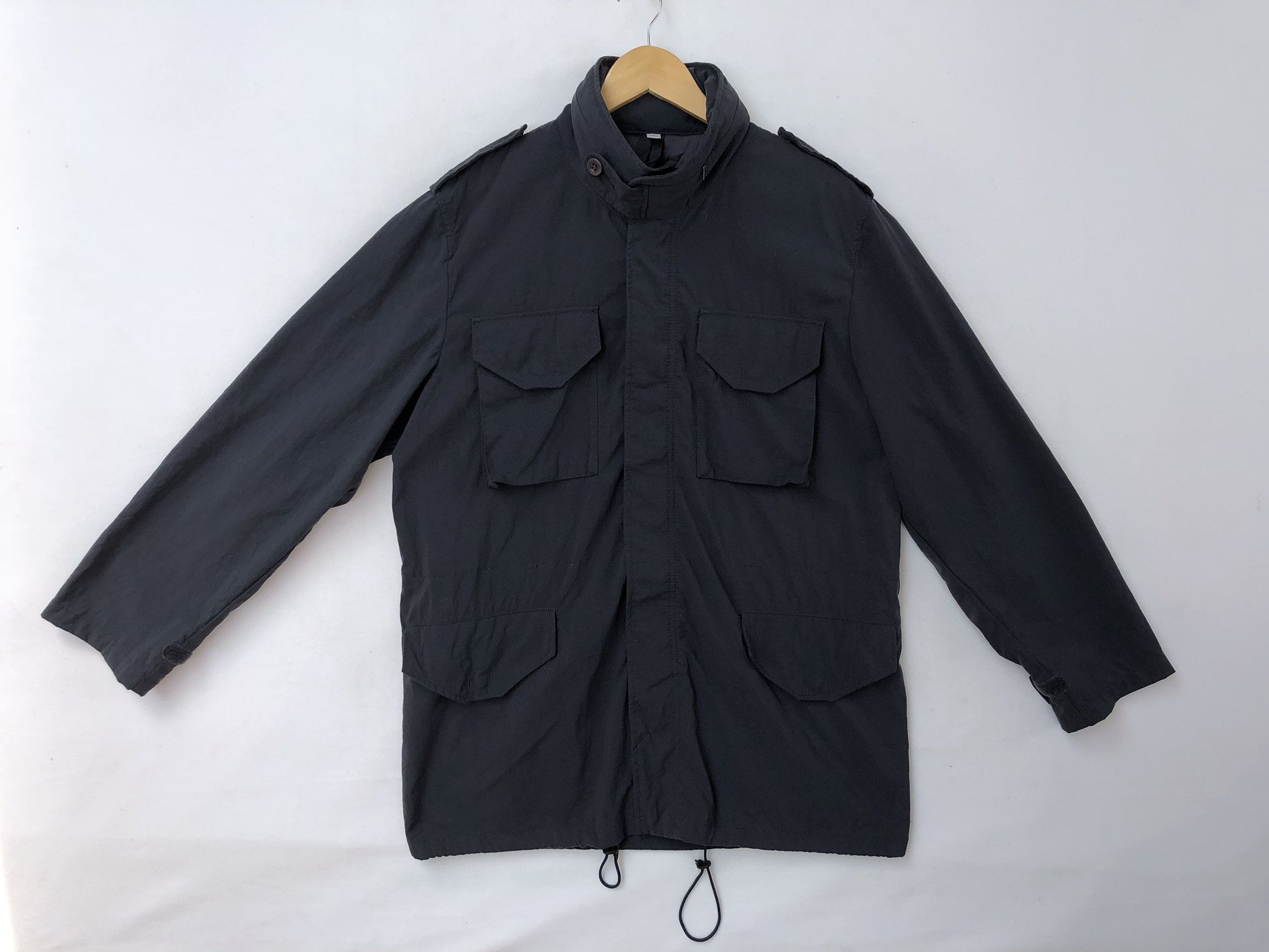 Japanese Brand Japanese Brand Uniqlo Military Design Nylon Light Jacket Size US L / EU 52-54 / 3 - 2 Thumbnail