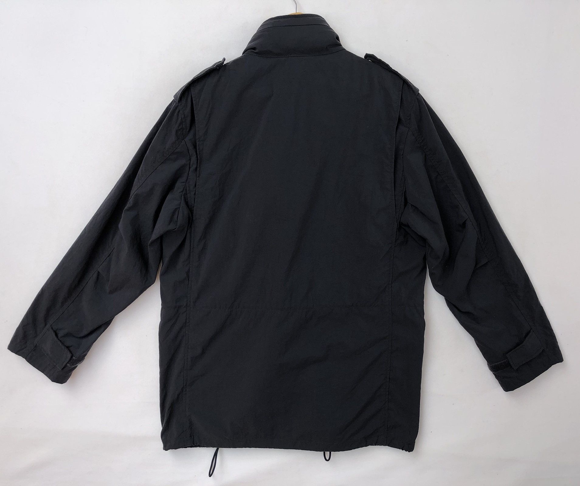 Japanese Brand Japanese Brand Uniqlo Military Design Nylon Light Jacket Size US L / EU 52-54 / 3 - 10 Thumbnail