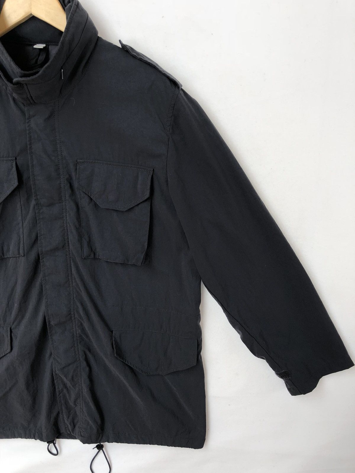 Japanese Brand Japanese Brand Uniqlo Military Design Nylon Light Jacket Size US L / EU 52-54 / 3 - 4 Thumbnail