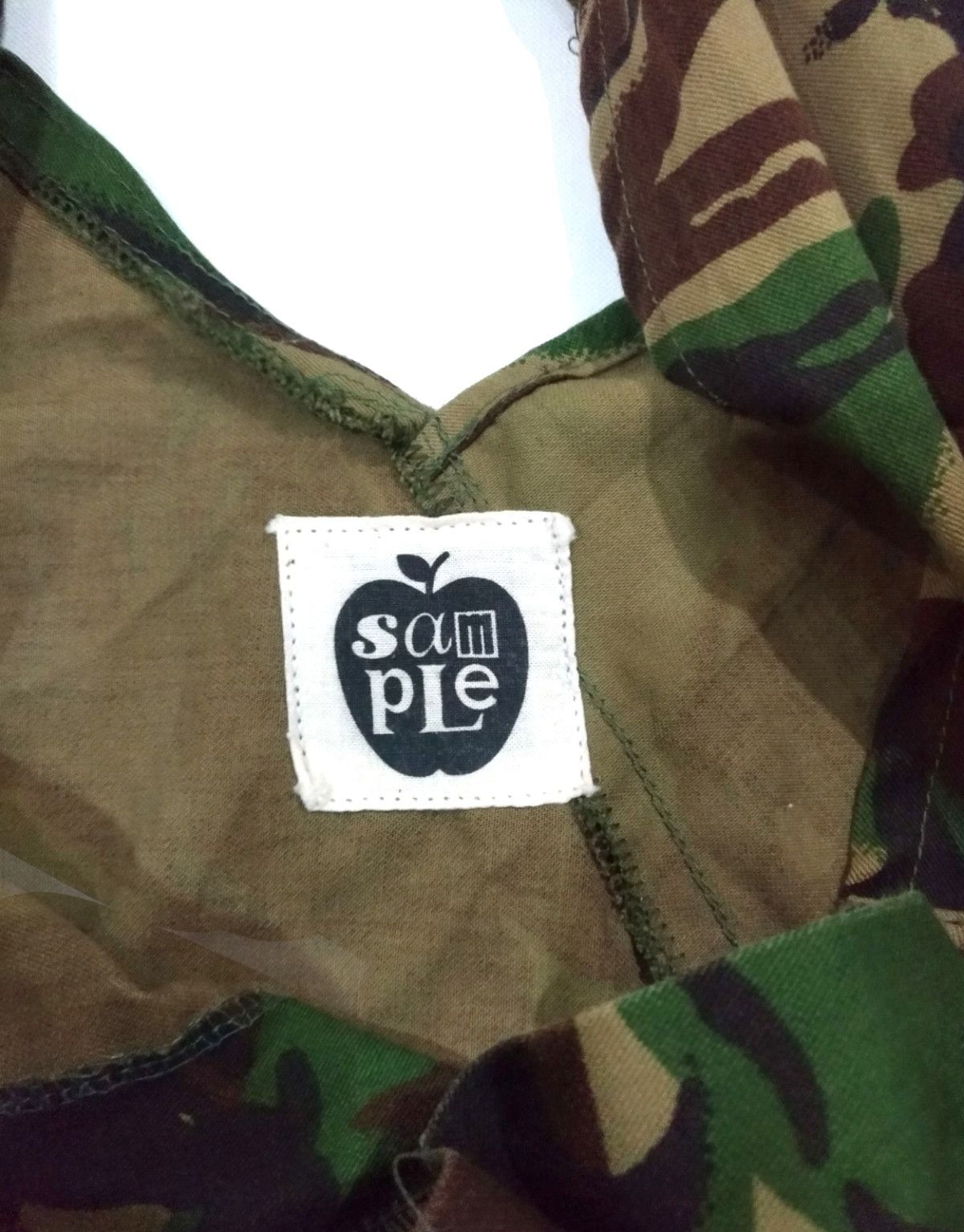 Japanese Brand × Sample Industries RARE! SAMPLE REMAKE REINVENT MILITARY JACKET TO RUCKSACK Size ONE SIZE - 5 Thumbnail