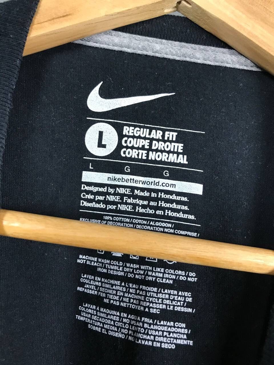 Nike × Vintage Nike swoosh streetwear vintage center logo tee Size US L / EU 52-54 / 3 - 5 Thumbnail