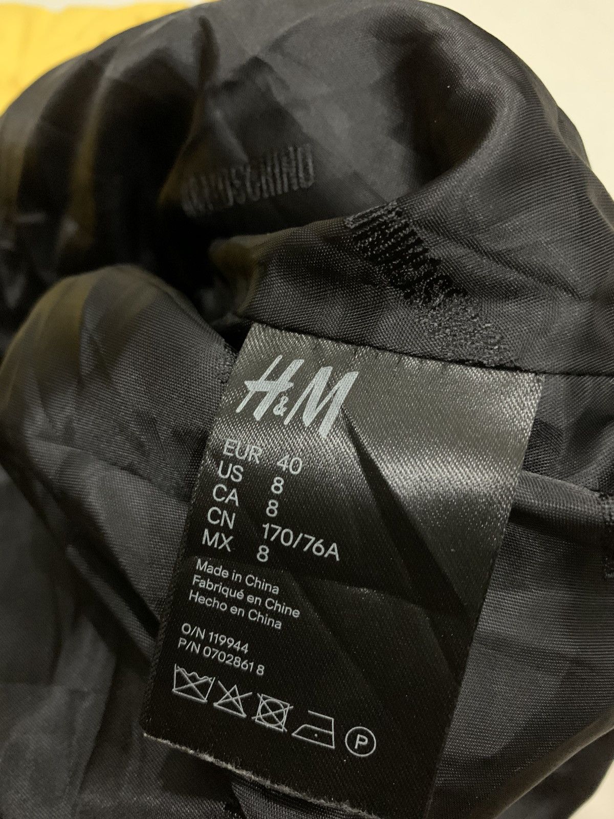 H&M × Moschino H&MOSCHINO PUFFER SKIRT Size 32" / US 10 / IT 46 - 5 Thumbnail