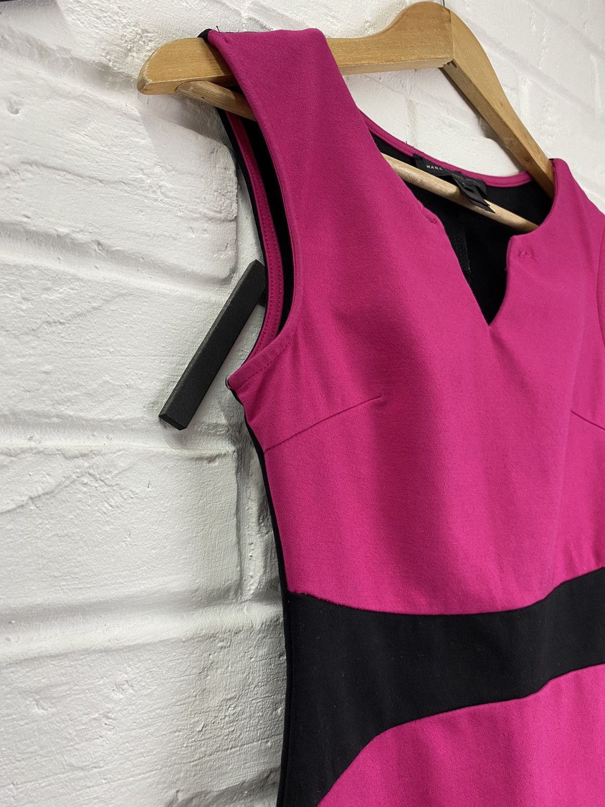 Marc by Marc Jacobs Marc by Marc Jacobs Sleeveless Pink/Black Mini Dress Size XS / US 0-2 / IT 36-38 - 4 Thumbnail