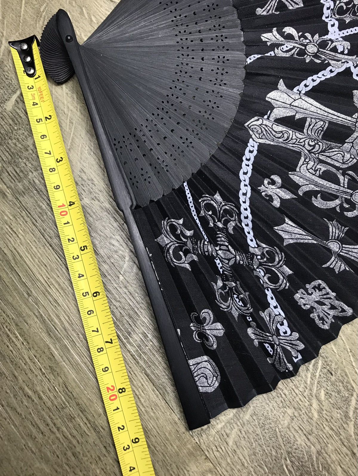 Japanese Brand ASSORTED CROSSES JAPANESE HAND FANS 🇯🇵 Size ONE SIZE - 12 Thumbnail