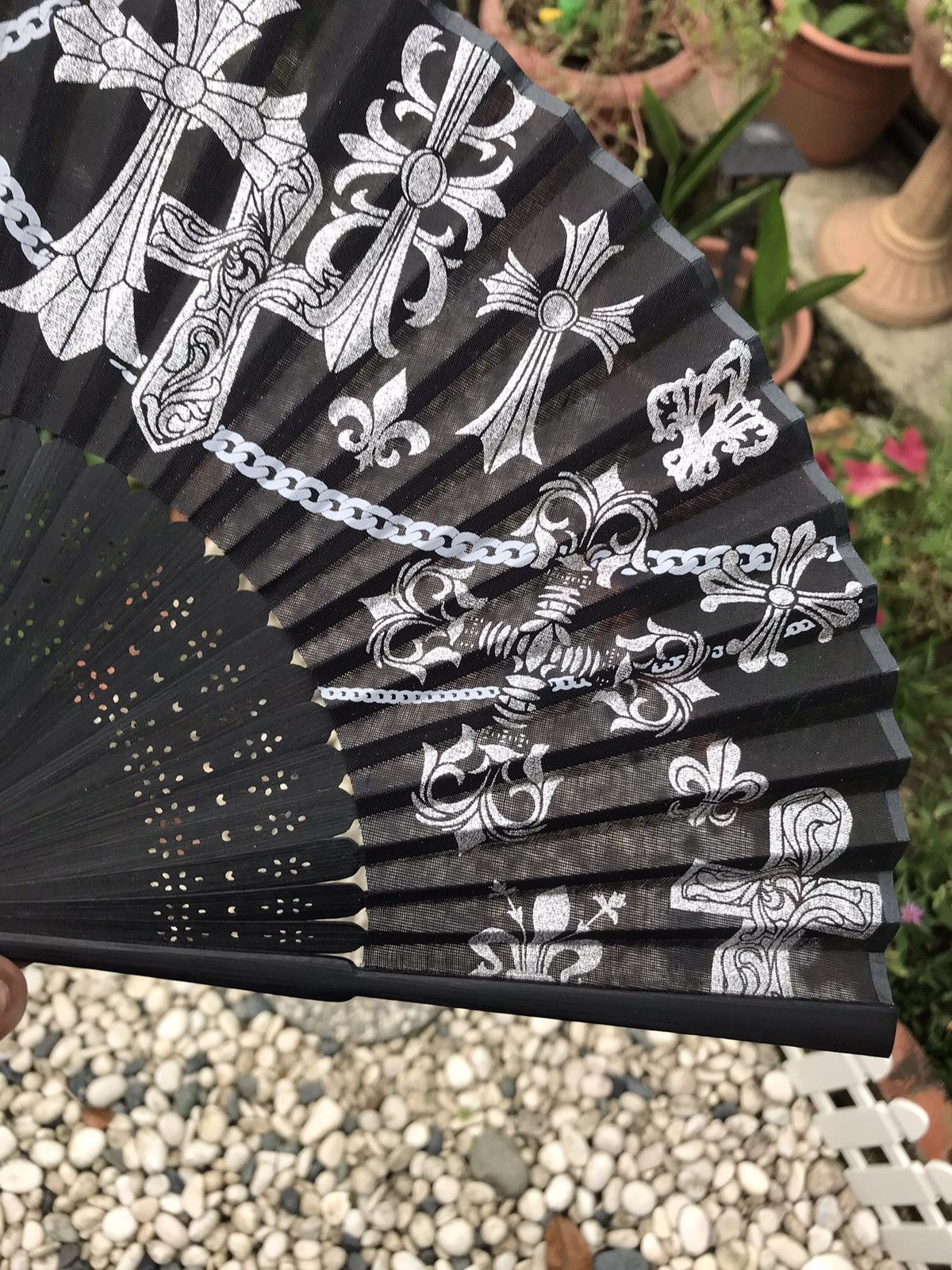 Japanese Brand ASSORTED CROSSES JAPANESE HAND FANS 🇯🇵 Size ONE SIZE - 4 Thumbnail