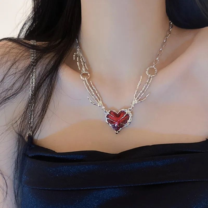 Jewelry Love Heart Pendant Necklace Size ONE SIZE - 1 Thumbnail