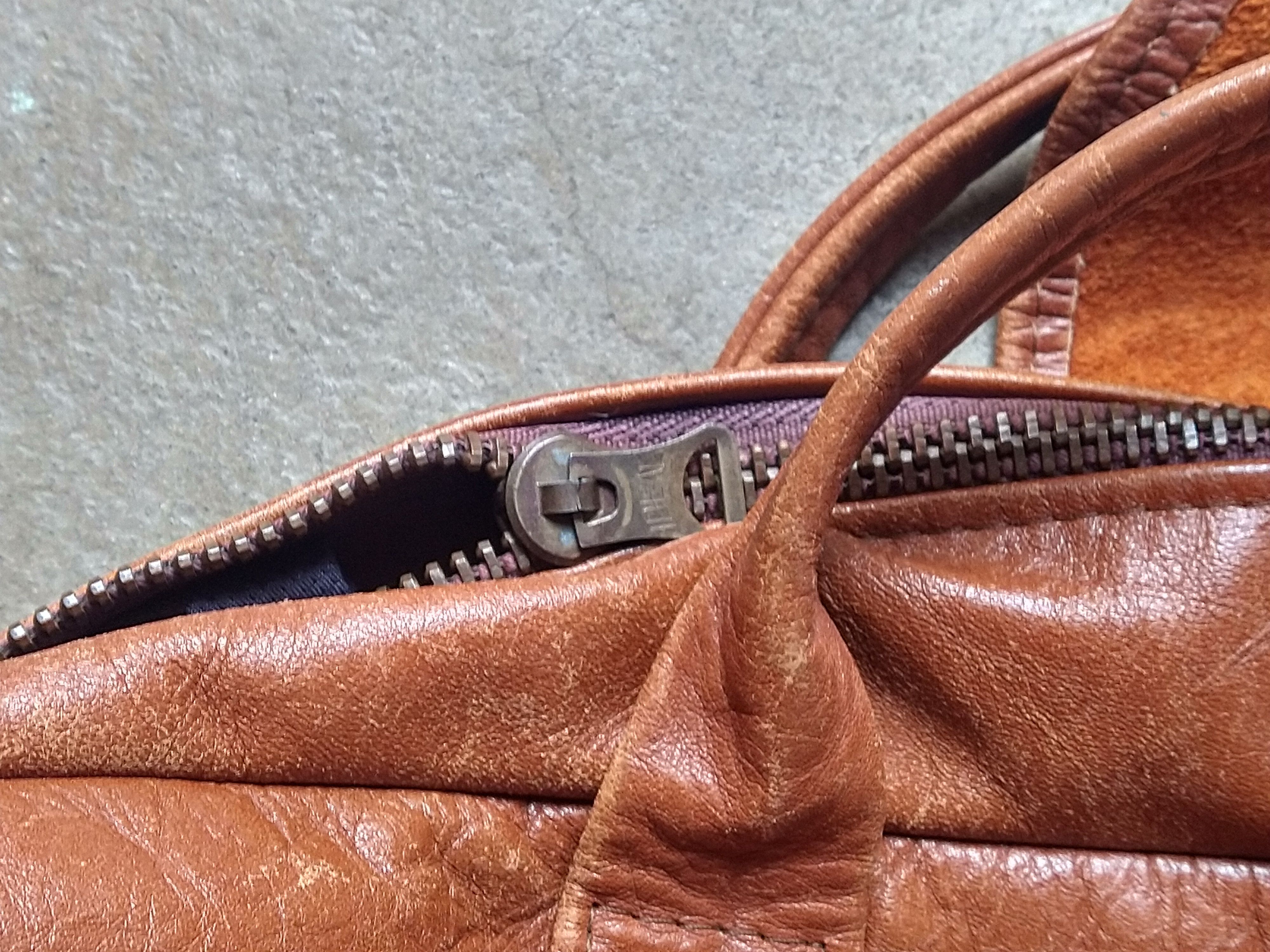 Genuine Leather Vintage Leather Duffle Bag Brown Zipper Strap Pockets Size ONE SIZE - 11 Thumbnail