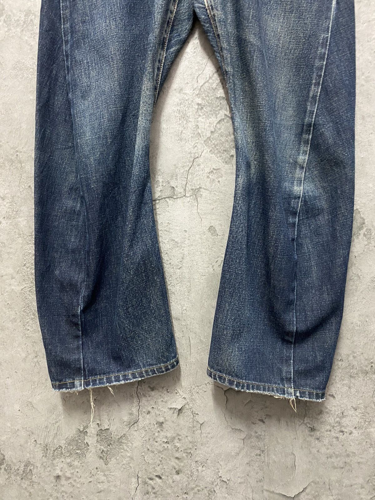 Edwin × Vintage Vintage Edwin E Function Curved Leg Distressed Denim Size US 29 - 5 Thumbnail