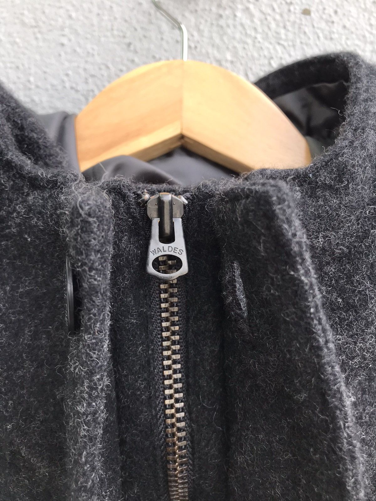 Japanese Brand VICTIM Japan Red Yarn Jacket Waldes Zipper Made In Japan Size US XL / EU 56 / 4 - 9 Thumbnail