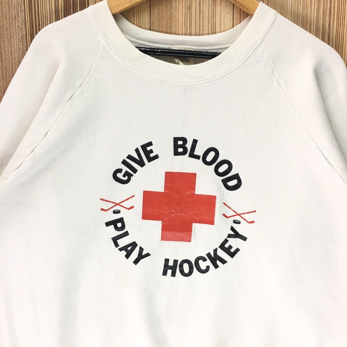Sports Specialties Vintage Give Blood Play Hockey Sweatshirt Size US L / EU 52-54 / 3 - 2 Thumbnail