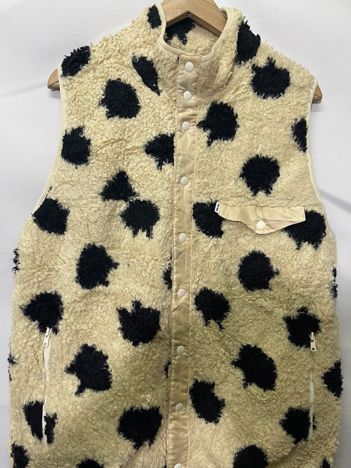 Issey Miyake ISSEY MIYAKE NENET COW PRINTED FLEECE VEST Size US M / EU 48-50 / 2 - 3 Thumbnail