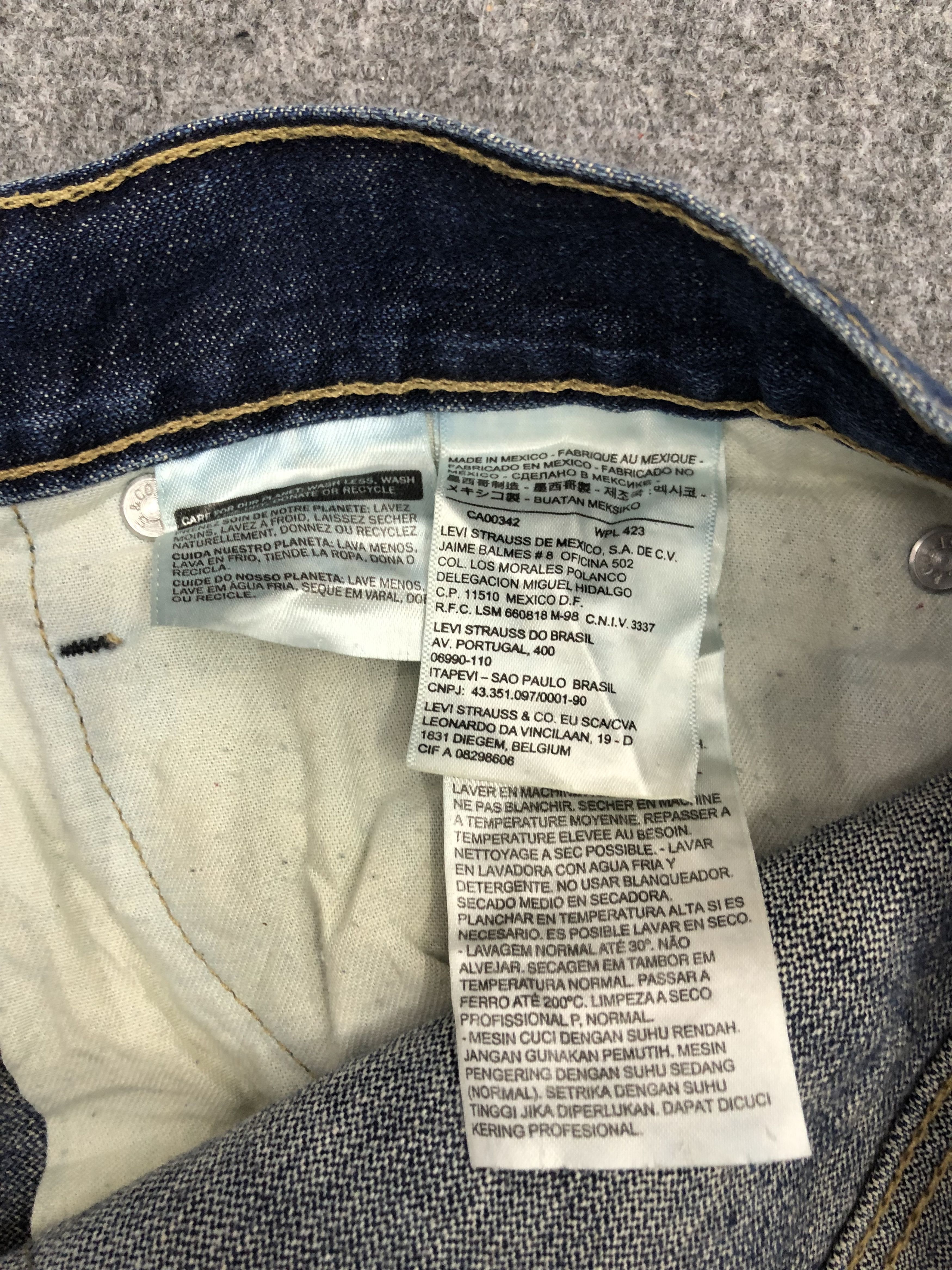 Vintage Vintage Levis Faded Blue Jeans Size US 36 / EU 52 - 6 Thumbnail