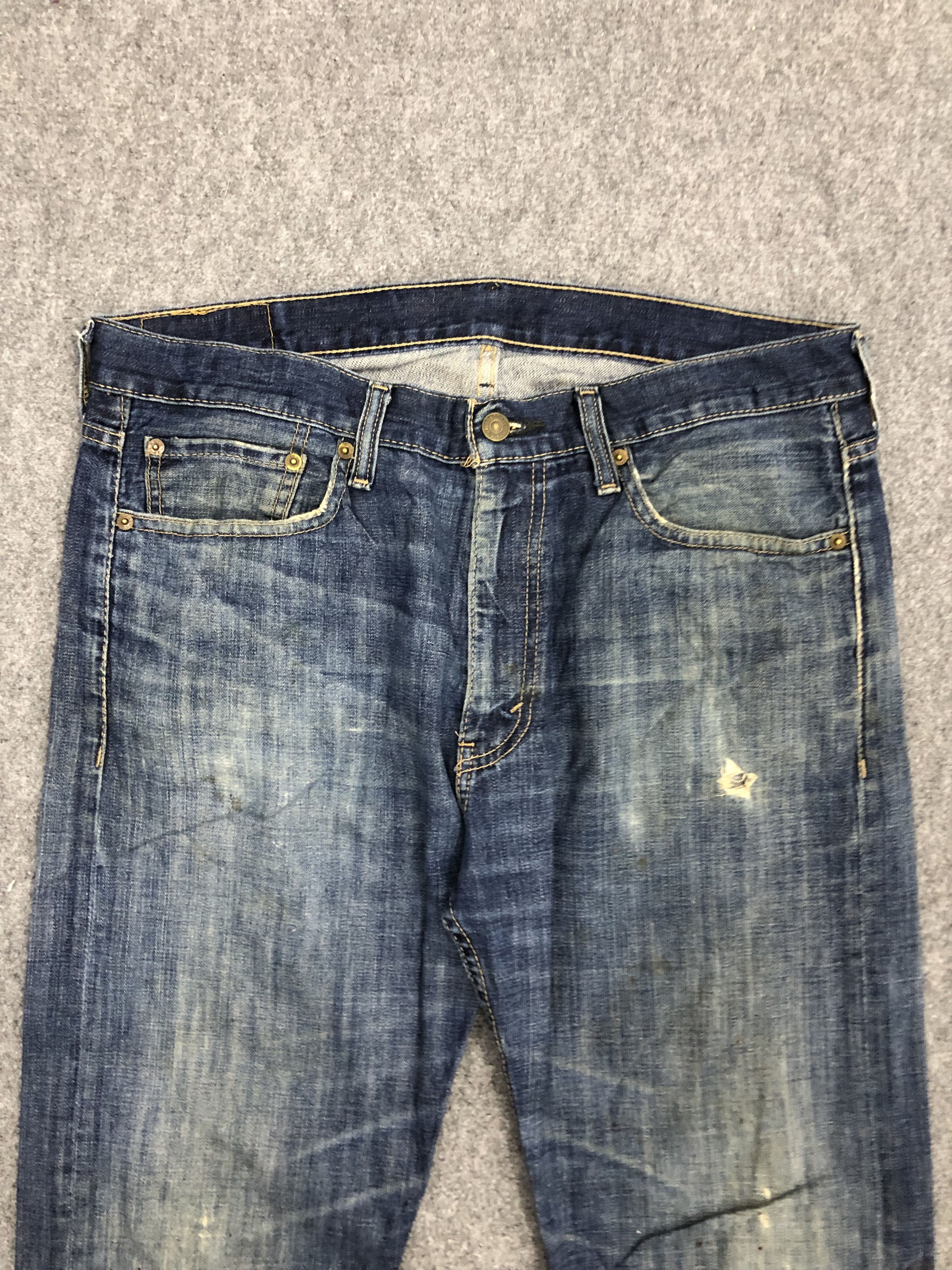 Vintage Vintage Levis Faded Blue Jeans Size US 36 / EU 52 - 2 Thumbnail