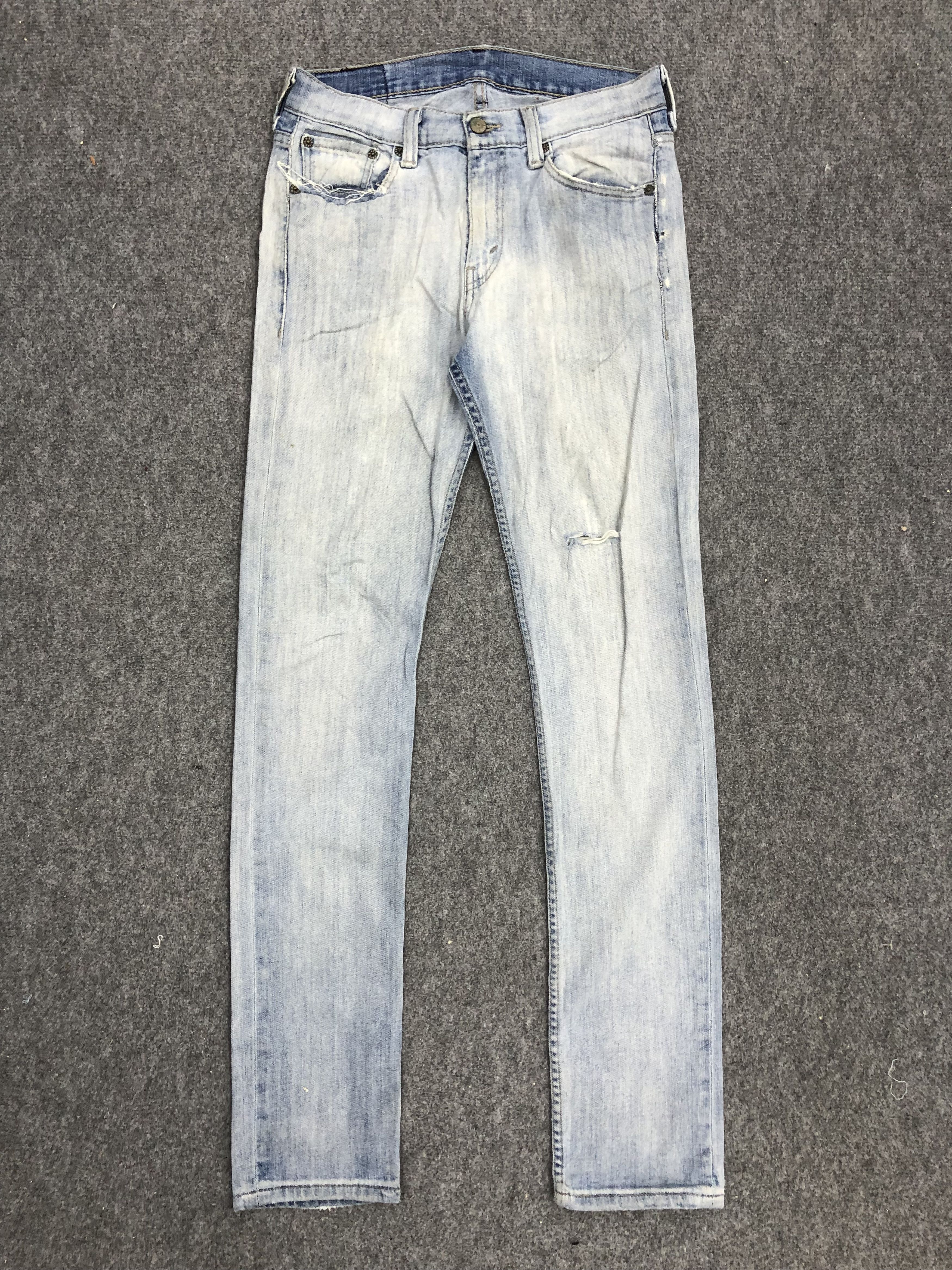image of Levis 510 Light Wash Jeans in Blue Denim, Men's (Size 30)