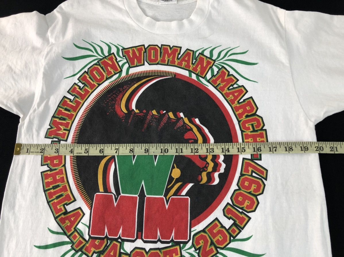 Fruit Of The Loom × Vintage 90s Fruit Of The Loom Million Woman March Graphic Screen Tee Size US M / EU 48-50 / 2 - 8 Thumbnail
