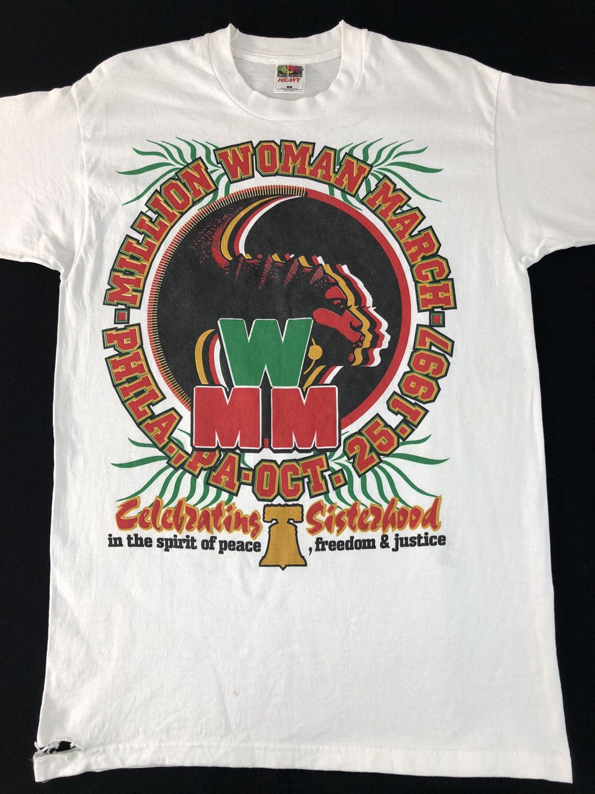Fruit Of The Loom × Vintage 90s Fruit Of The Loom Million Woman March Graphic Screen Tee Size US M / EU 48-50 / 2 - 3 Thumbnail