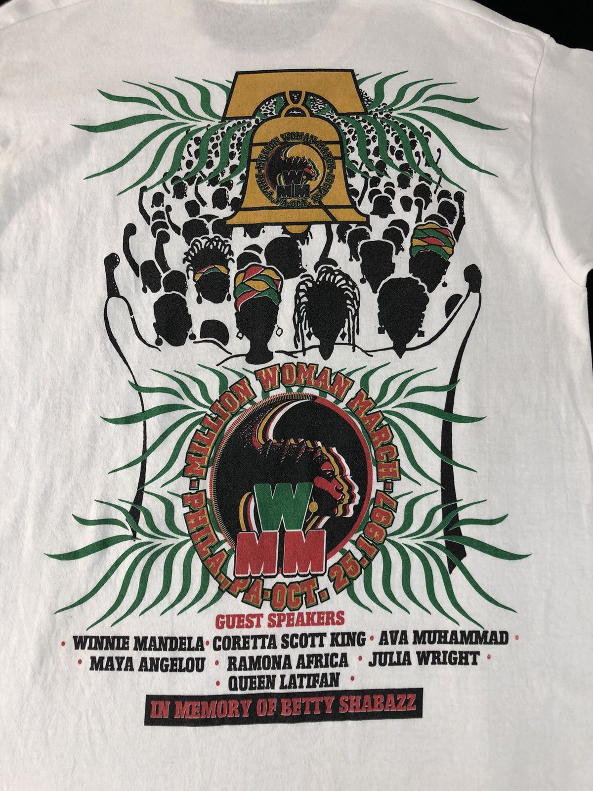 Fruit Of The Loom × Vintage 90s Fruit Of The Loom Million Woman March Graphic Screen Tee Size US M / EU 48-50 / 2 - 4 Thumbnail