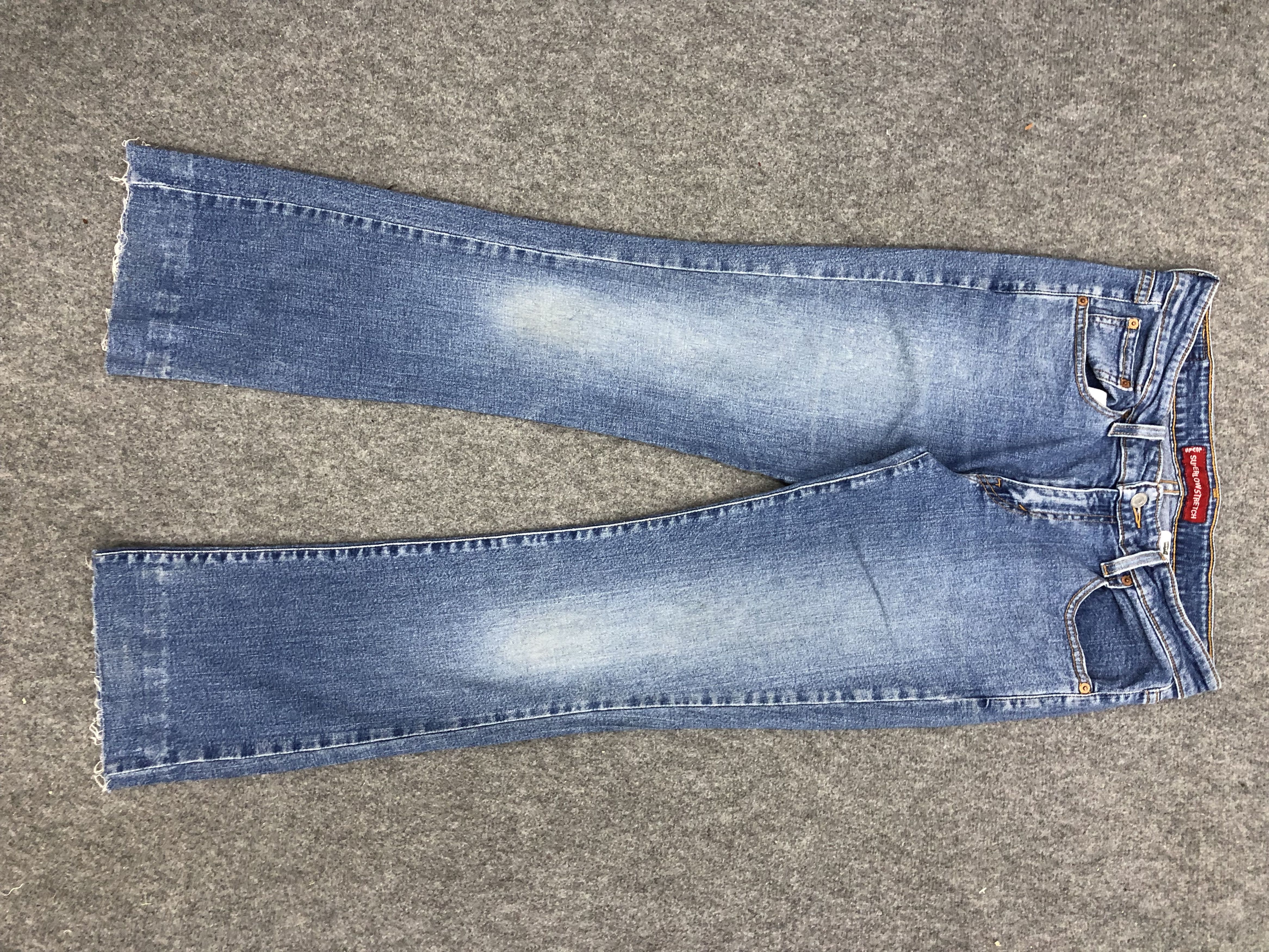 image of Levis 518 Flared Bootcut Women Jeans in Blue Denim, Men's (Size 32)