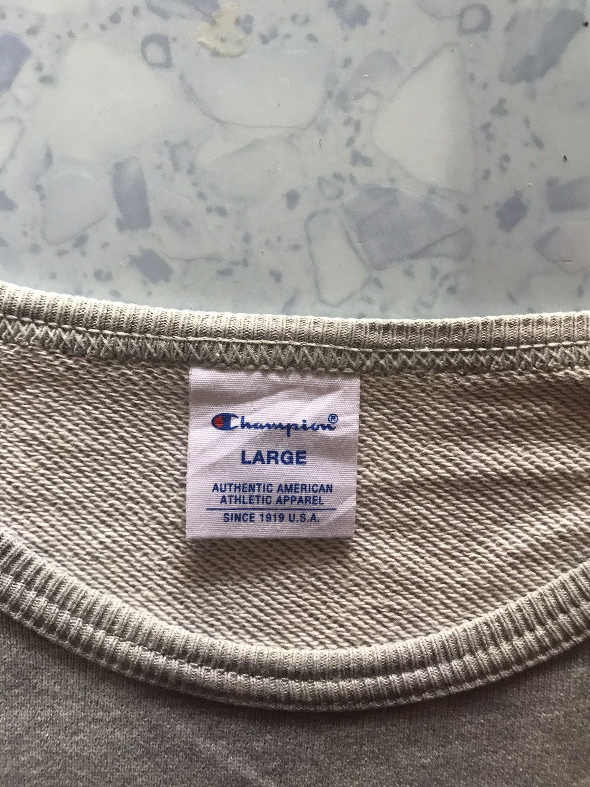 Champion Champion authentic American sweatshirt size L Size US L / EU 52-54 / 3 - 3 Thumbnail
