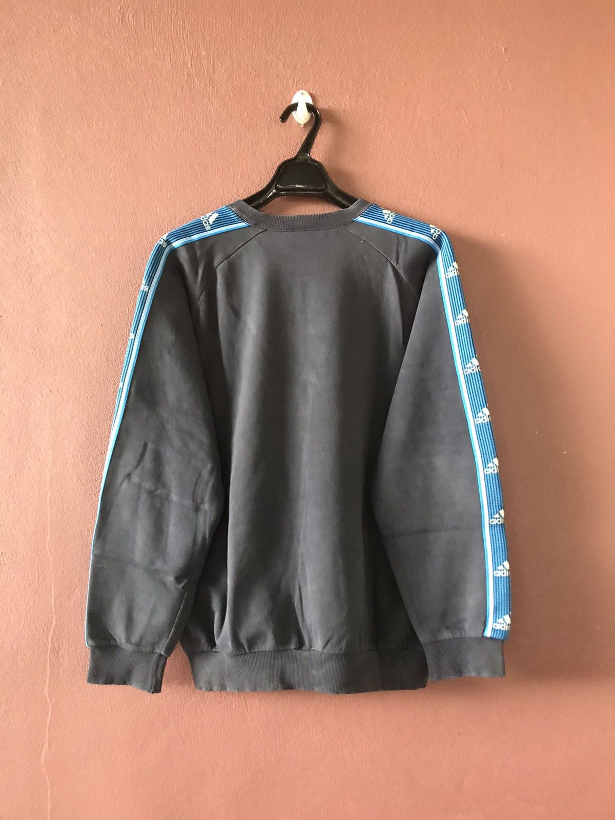 Adidas Adidas sweatshirt size L Size US L / EU 52-54 / 3 - 2 Thumbnail