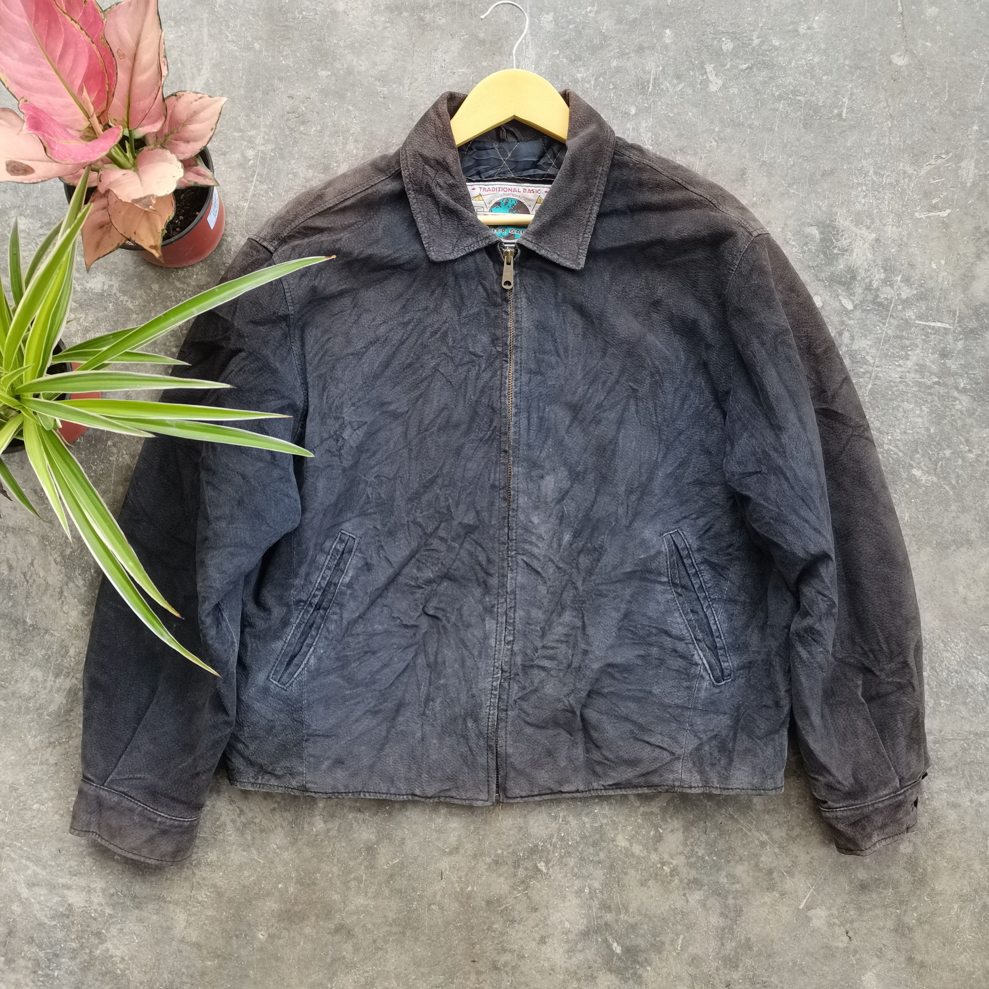 image of Avant Garde x Leather Jacket Vintage 90's Seahop Korean Style Leather Jacket in Black (Size Large)