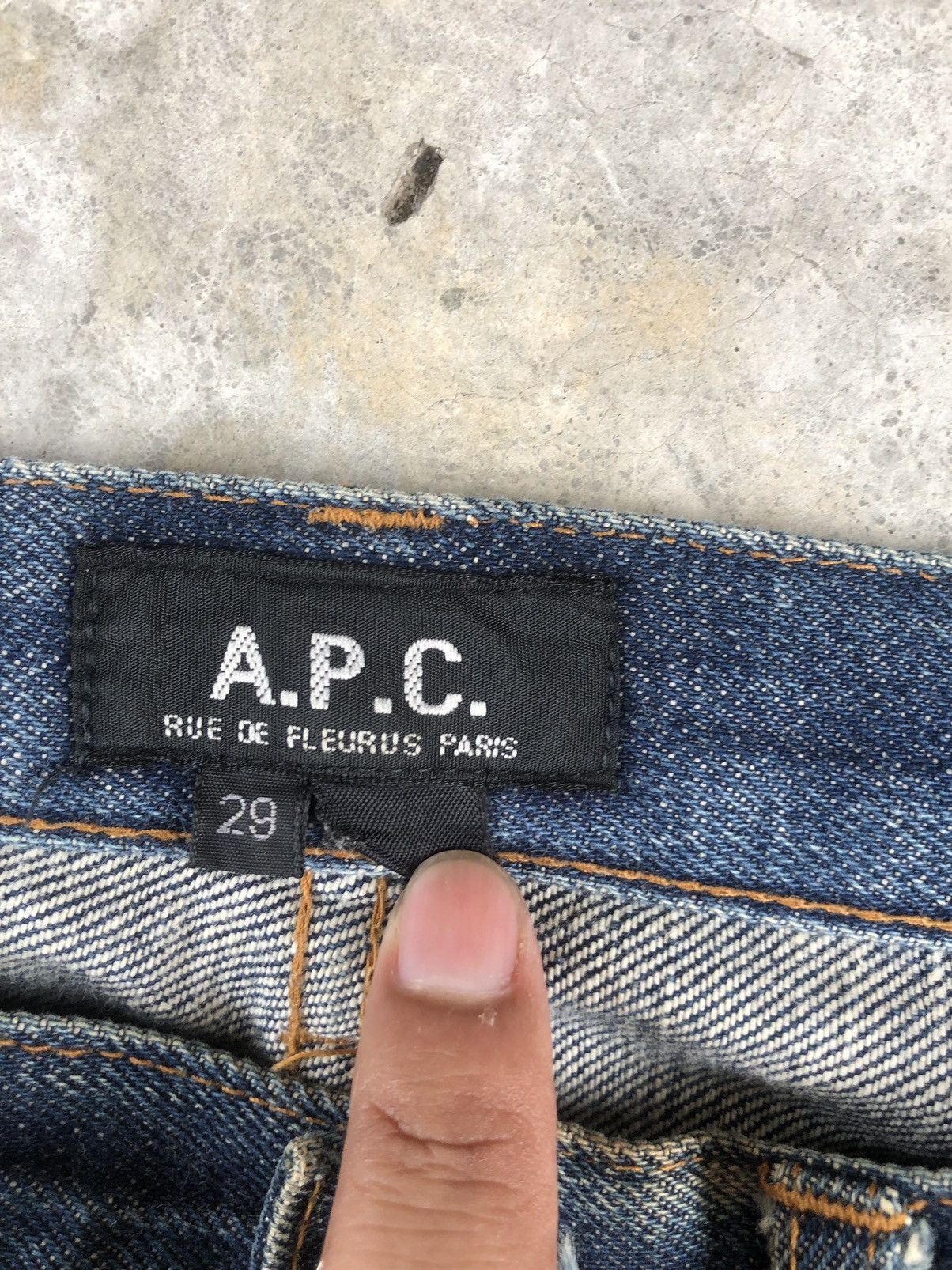 A.P.C. A.P.C Selvedge Distressed Jeans Made in japan Size US 28 / EU 44 - 15 Thumbnail
