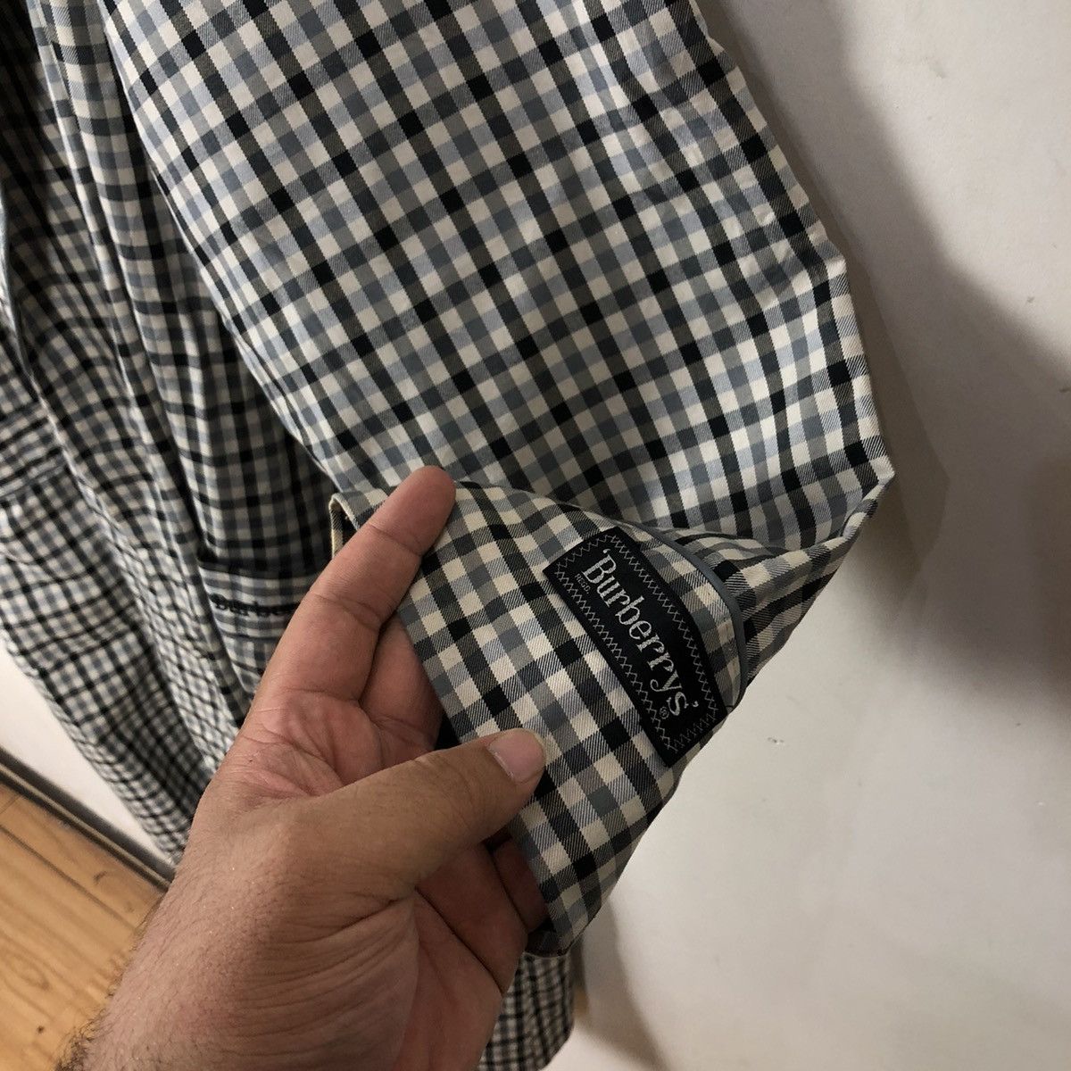 Burberry BURBERRY TARTAN DESIGN BATHROBE Size US M / EU 48-50 / 2 - 6 Thumbnail