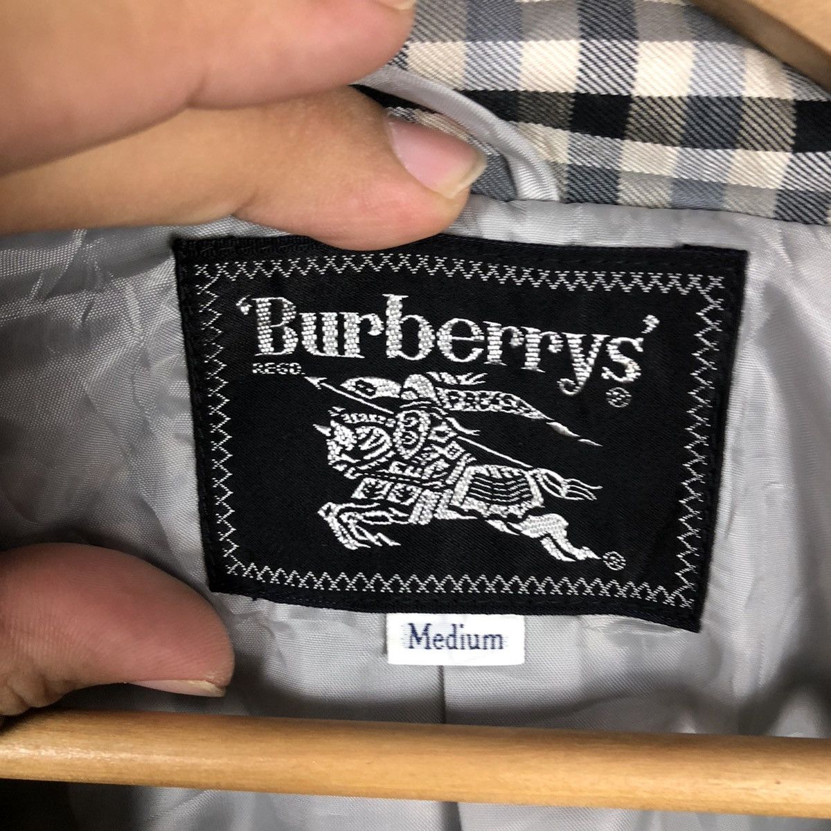 Burberry BURBERRY TARTAN DESIGN BATHROBE Size US M / EU 48-50 / 2 - 11 Thumbnail