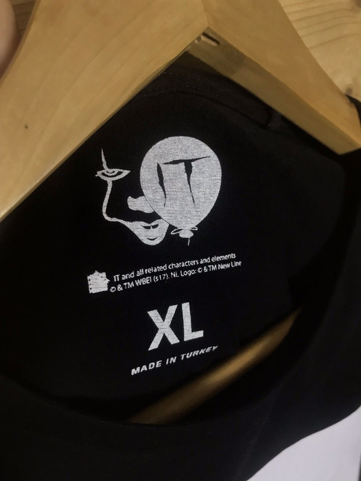 Expert Horror It movie t-shirt Size US XL / EU 56 / 4 - 7 Thumbnail