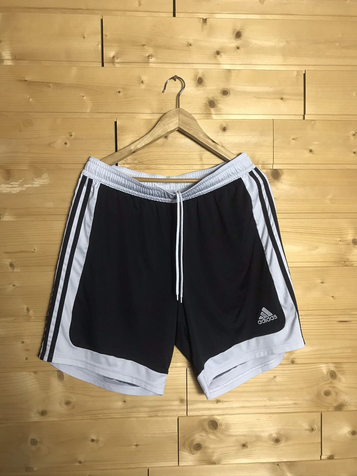 Vintage 2011 Adidas shorts Size US 36 / EU 52 - 1 Thumbnail