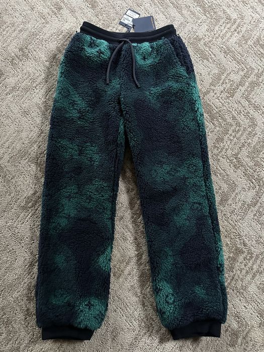 Louis Vuitton Louis Vuitton sherpa monogram sweatpants