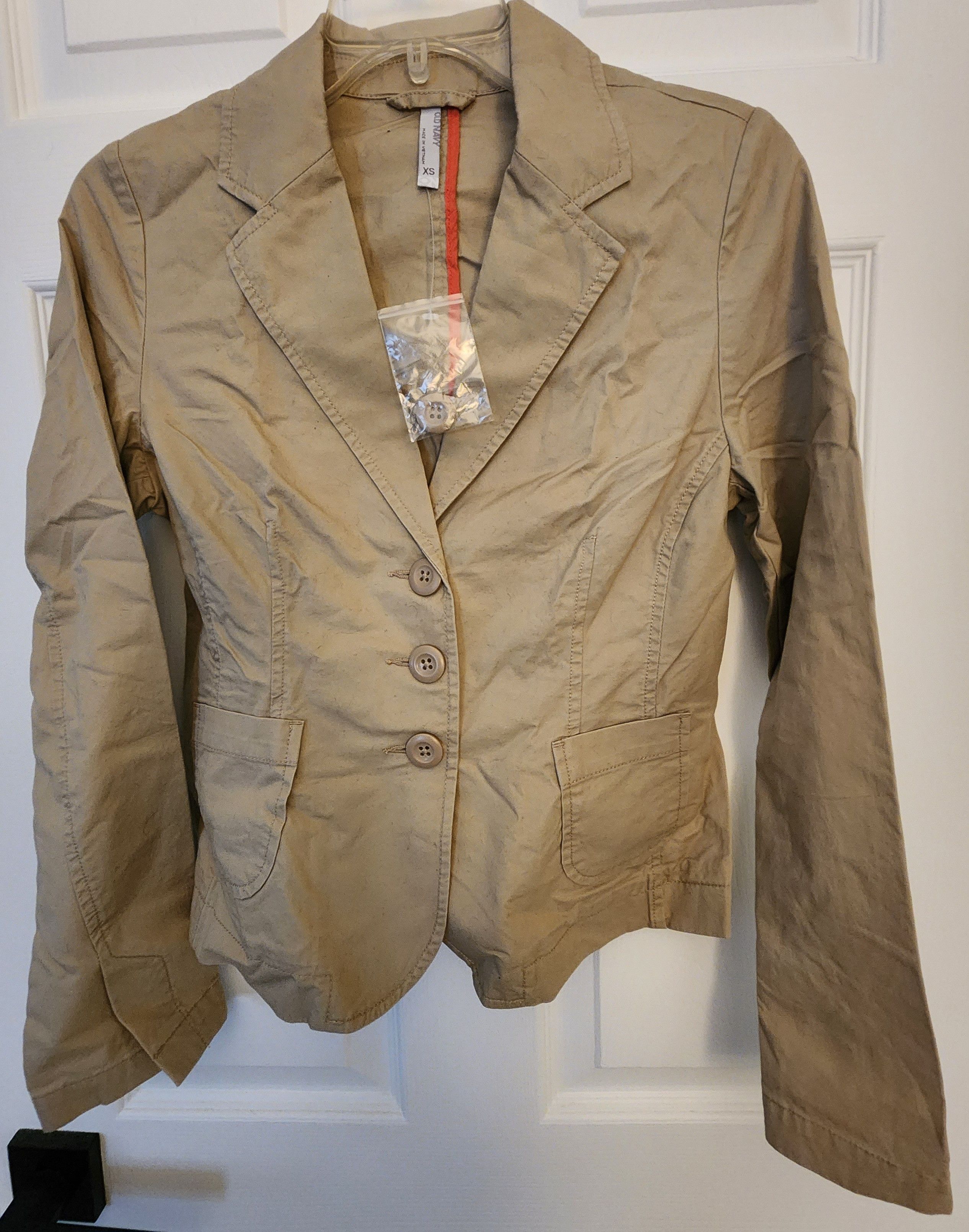 Old Navy New Without Tags Women's Old Navy Beige Blazer Size XSmall Size XS / US 0-2 / IT 36-38 - 1 Thumbnail