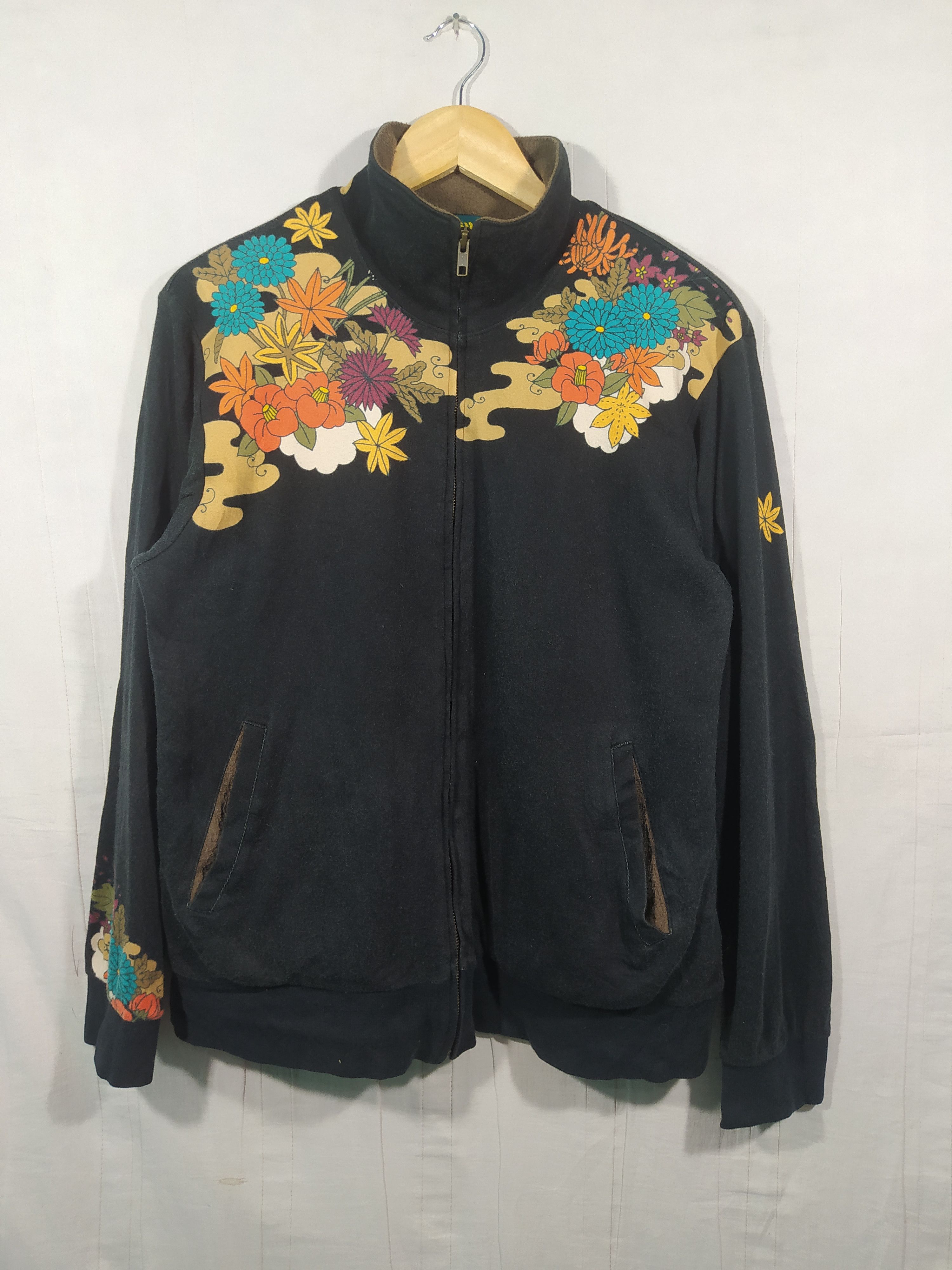 Japanese Brand × Vintage 🔥BEST OFFER 🔥Faded black Vintage Mash mania floral zipped Size US M / EU 48-50 / 2 - 2 Thumbnail