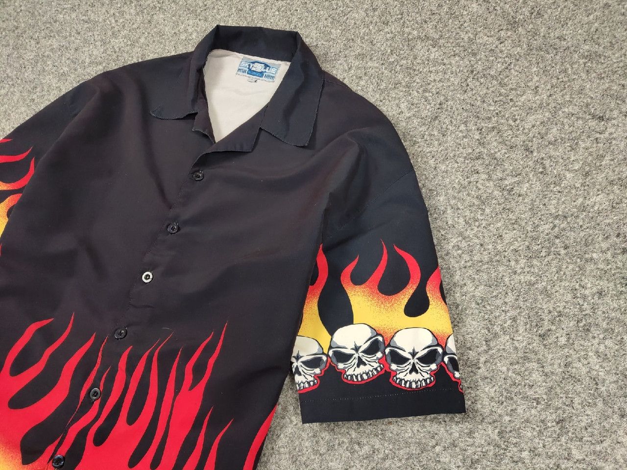 Japanese Brand Vintage Japan Crazy Shirts Flame Skull Print Hawaiian Shirt Size US L / EU 52-54 / 3 - 3 Thumbnail