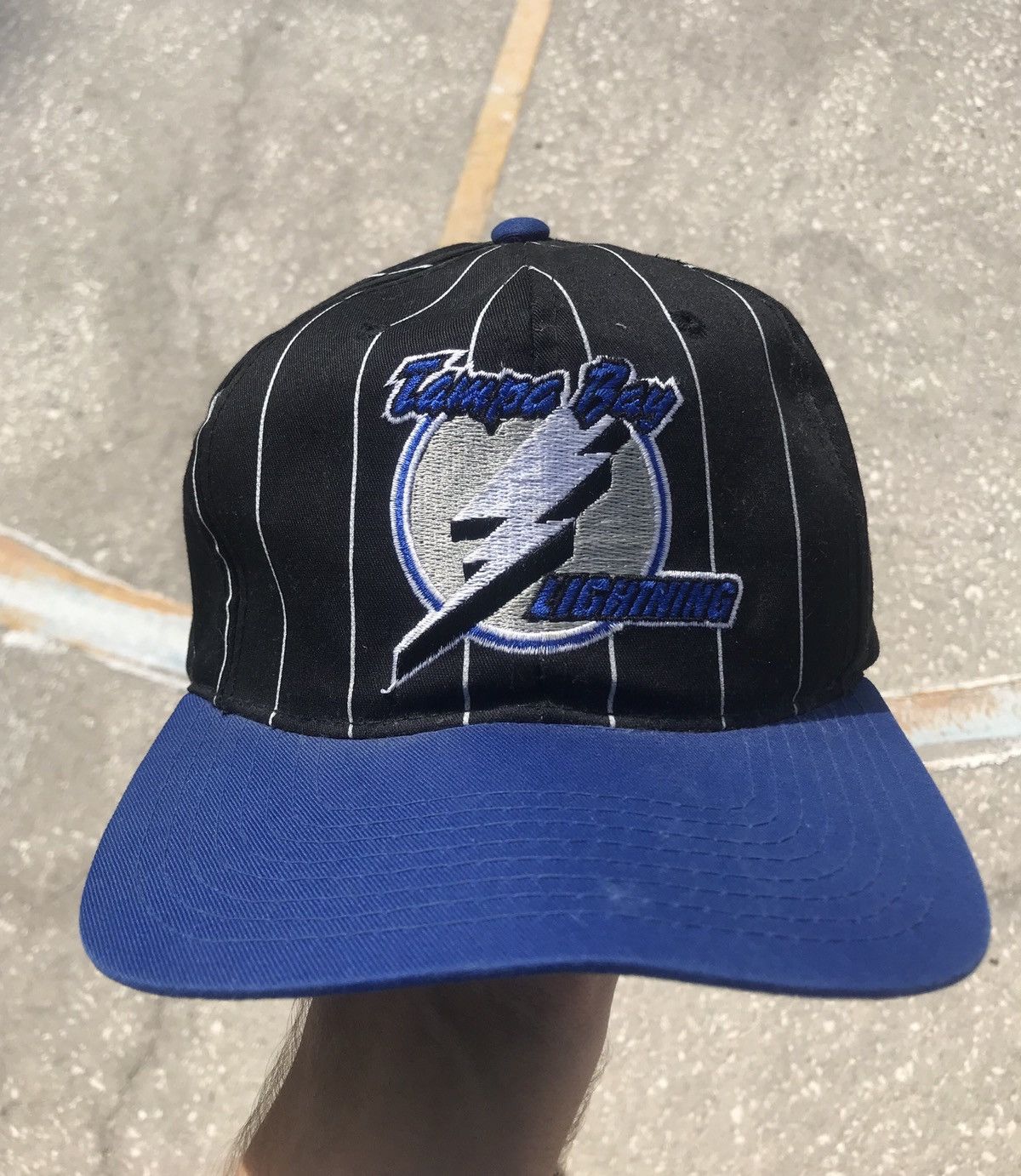 image of Nhl x Starter Vintage Starter Tampa Bay Lightning Color Block Pinstripe in Black, Men's