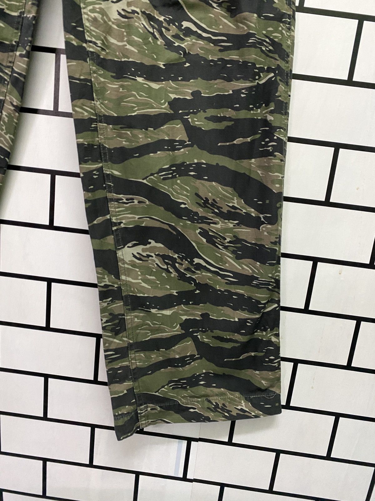 Vintage Vtg Army Cab Clothing Camo Military Tactical Cargo Pants Size US 33 - 8 Thumbnail