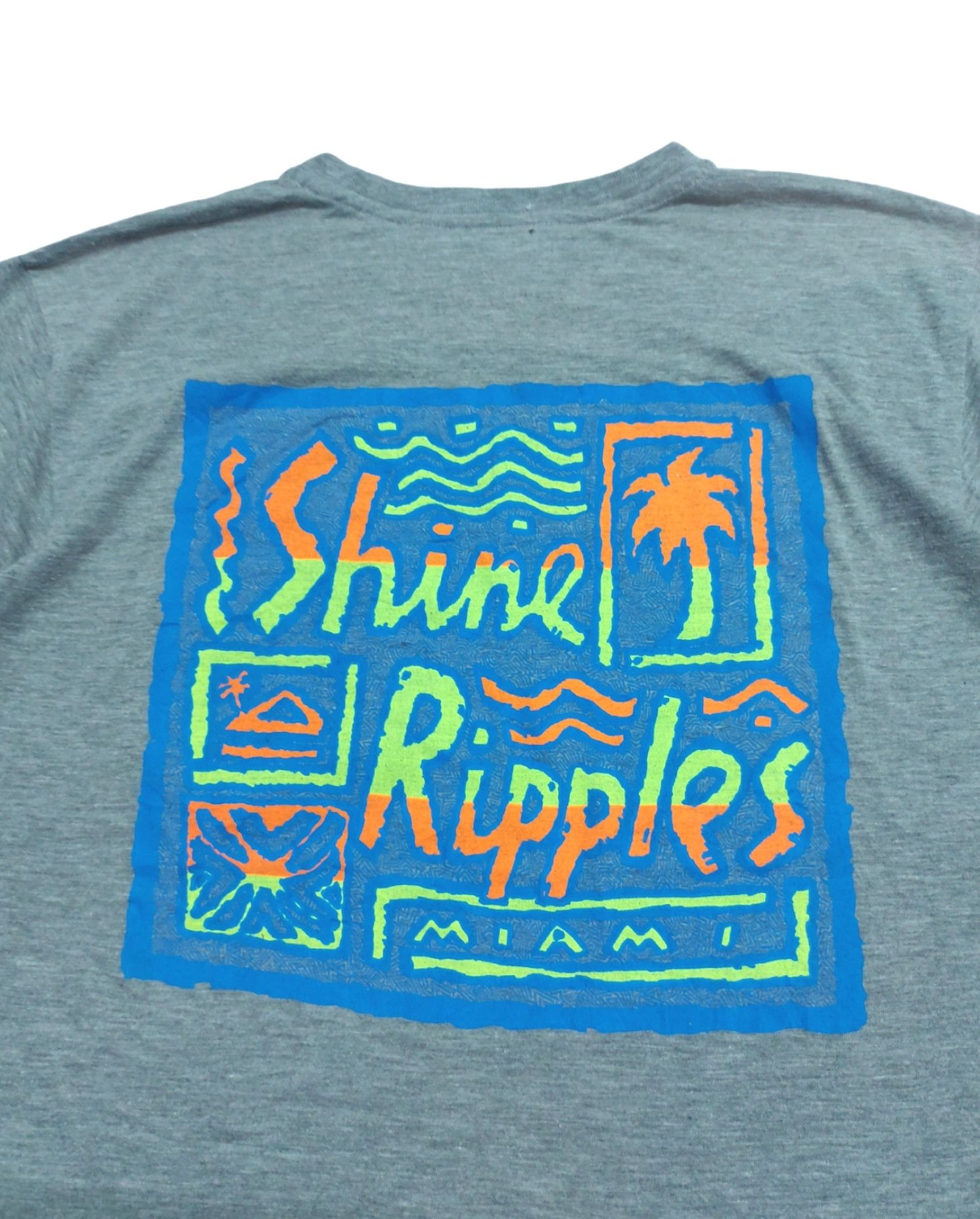Vintage RARE! VTG 90s SHINE RIPPLES MIAMI SURF TEE Size US M / EU 48-50 / 2 - 5 Thumbnail
