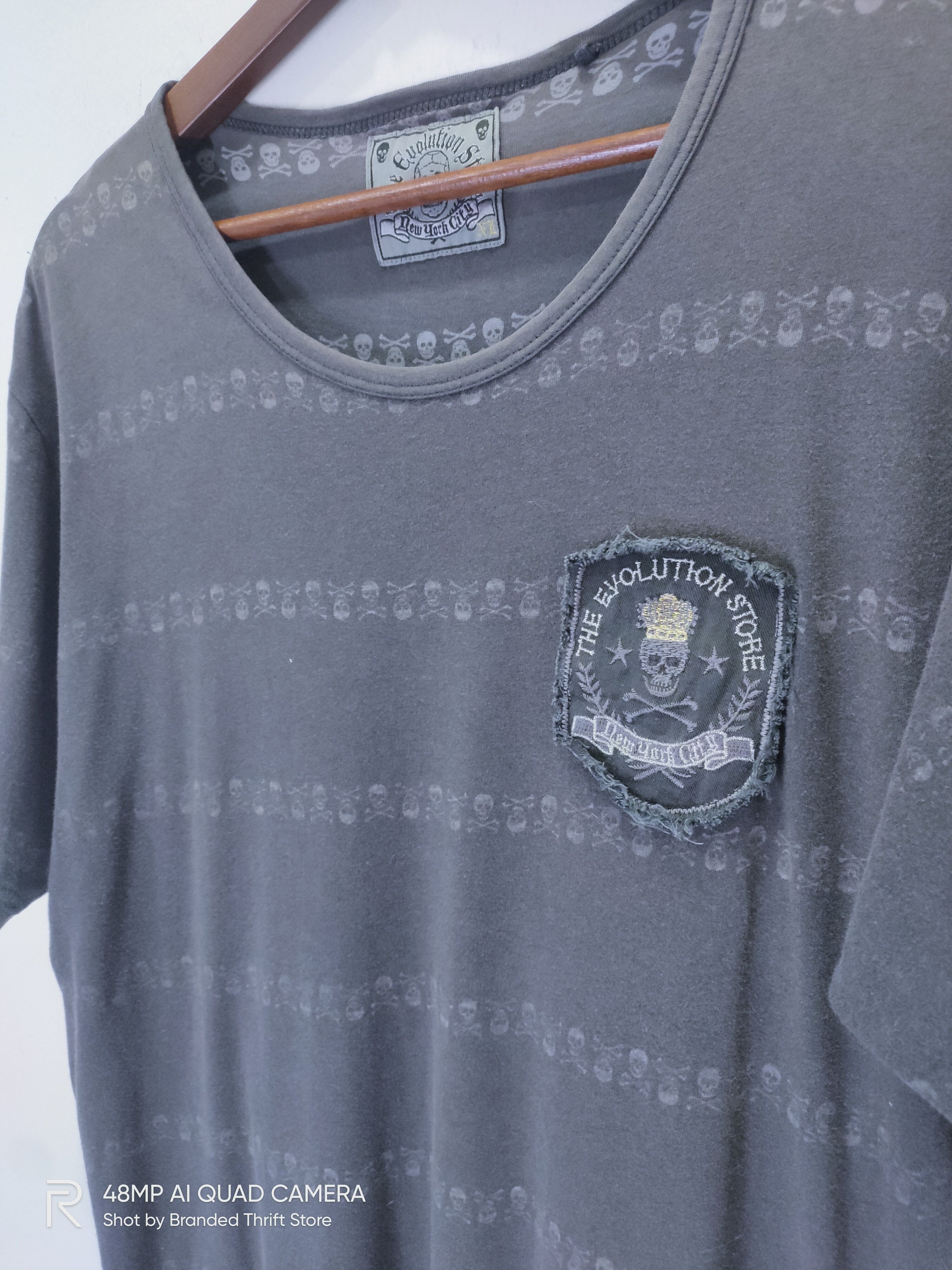 Uniqlo Vintage UNIQLO Patchwork Monogram Skull Fullprint Tee Shirt Size US XL / EU 56 / 4 - 4 Thumbnail