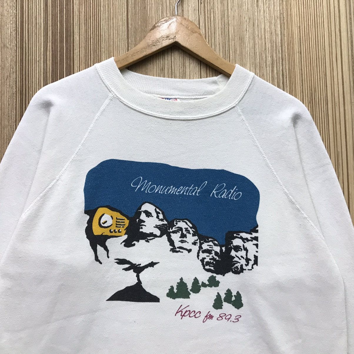 Vintage Vintage 90s Monumental Radio Kpcc Sweatshirt Size US M / EU 48-50 / 2 - 3 Thumbnail
