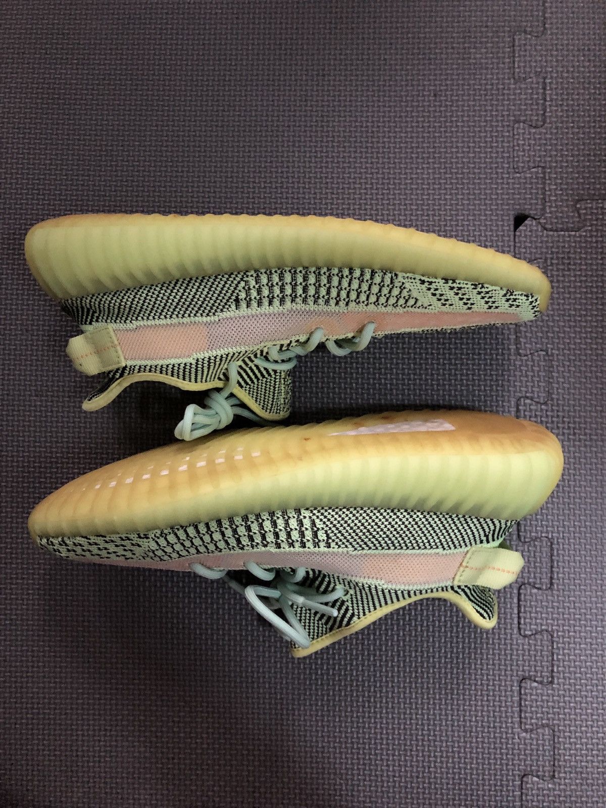 Adidas × Kanye West Yeezy Boost 350 V2 Yeezreel, Size 9.5 Size US 9.5 / EU 42-43 - 2 Thumbnail